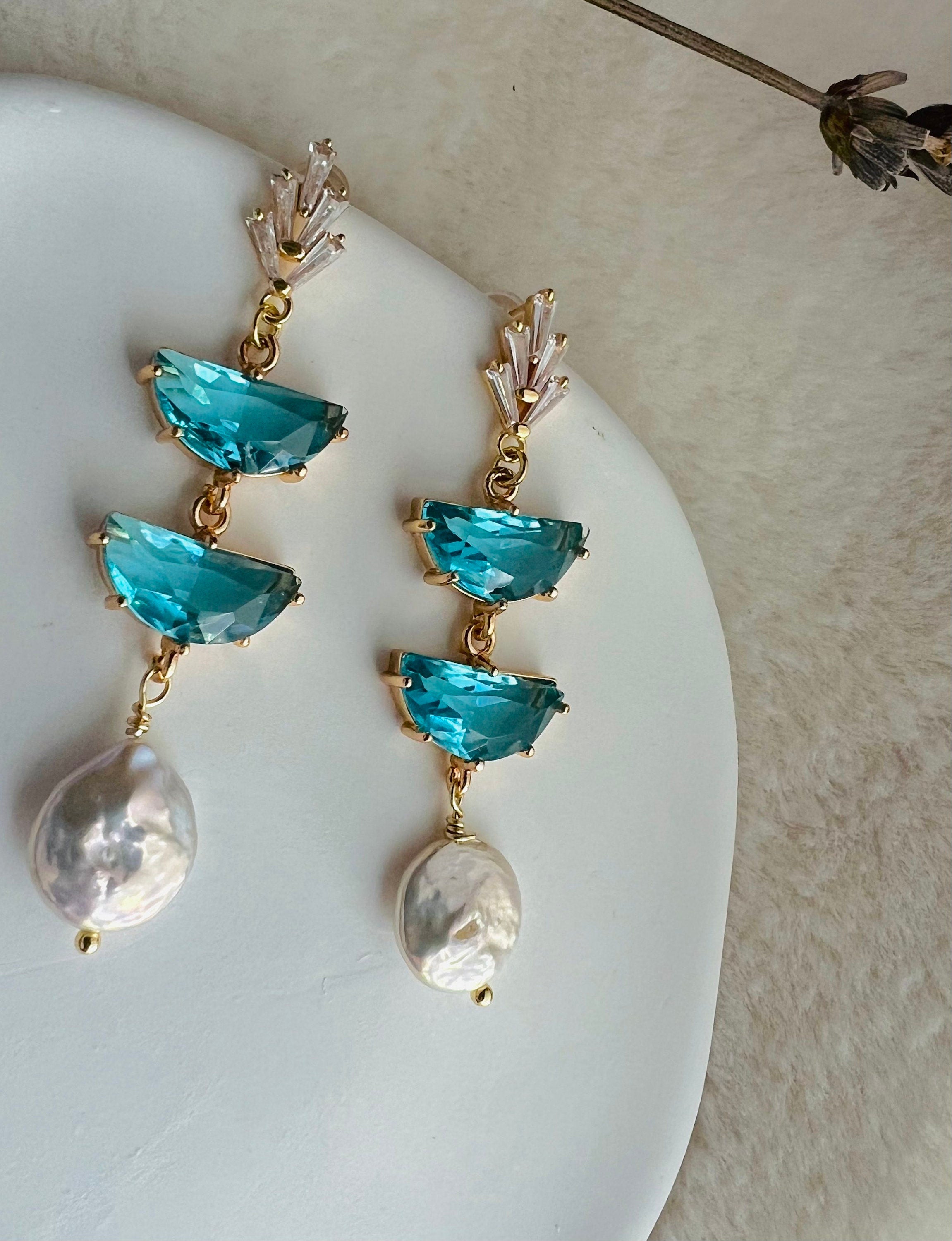 Wren freshwater pearl earrings. Bridal earrings. Modern pearl earrings. Art Deco earrings. Long dangle earrings. Crystal earring. Wedding