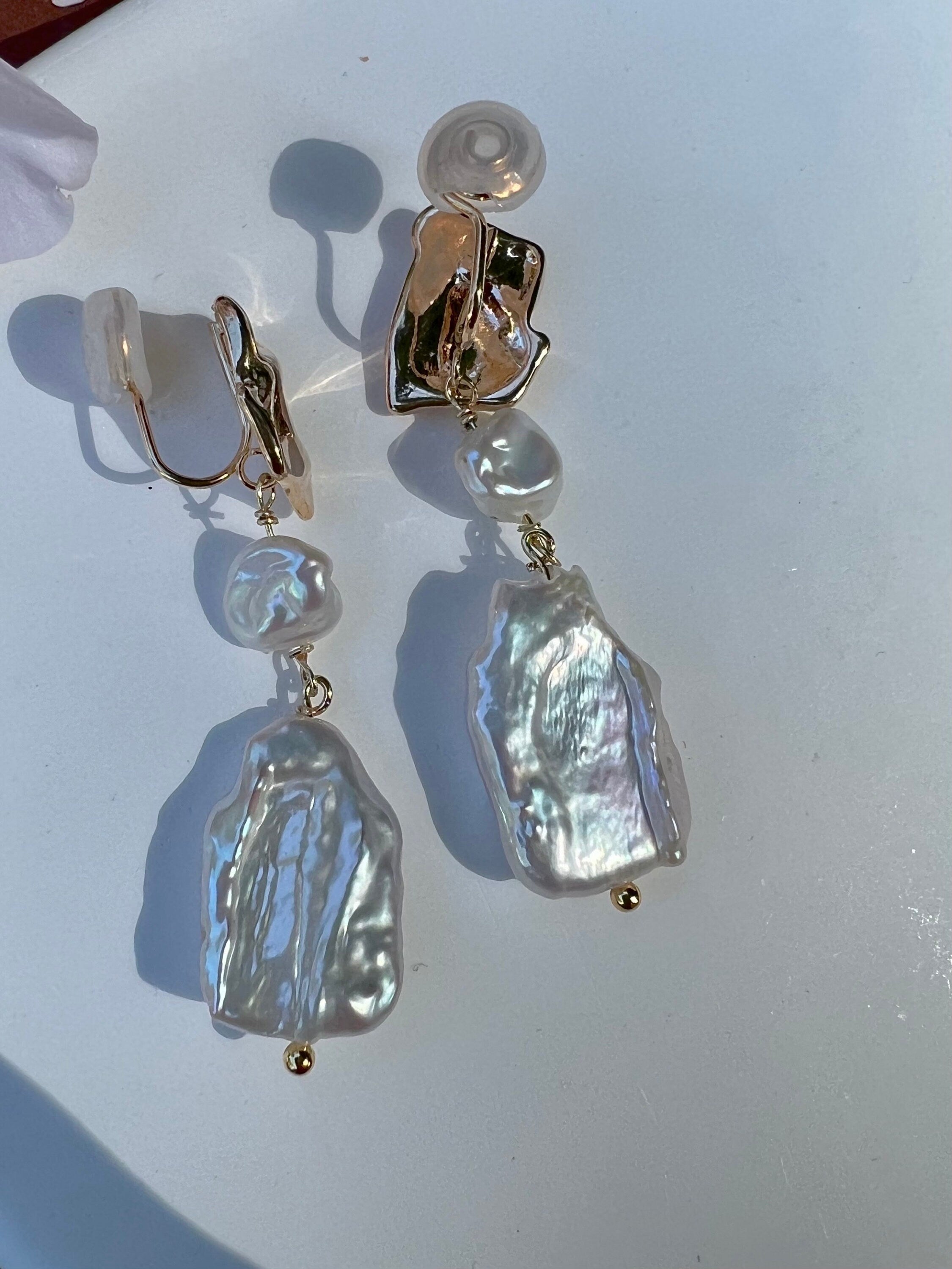 Freshwater baroque double pearl nugget stud dangle earrings. Statement earrings. Boho pearl earring. Chic pearl earrings