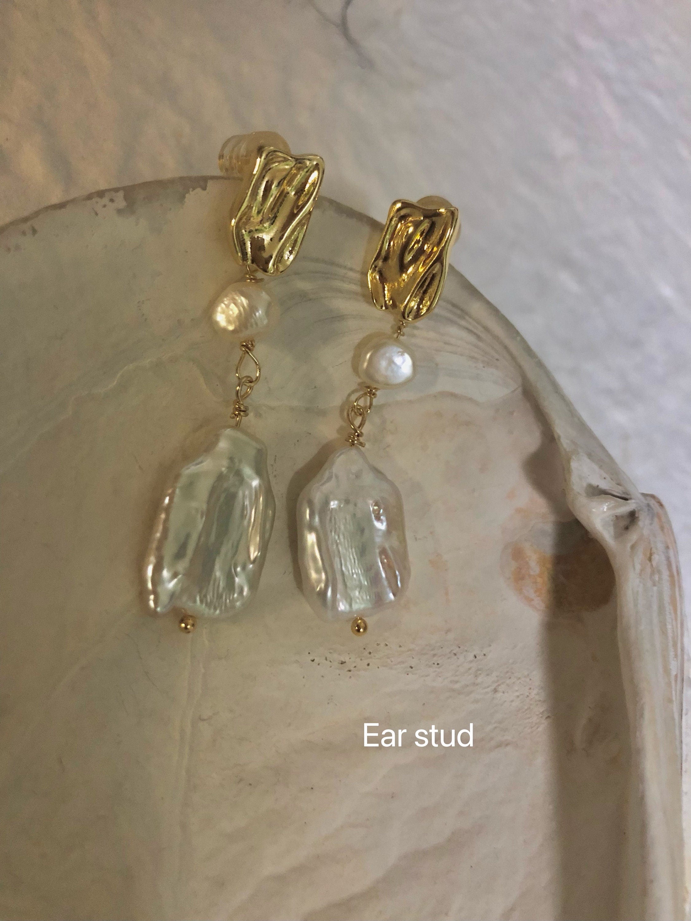 Freshwater baroque double pearl nugget stud dangle earrings. Statement earrings. Boho pearl earring. Chic pearl earrings