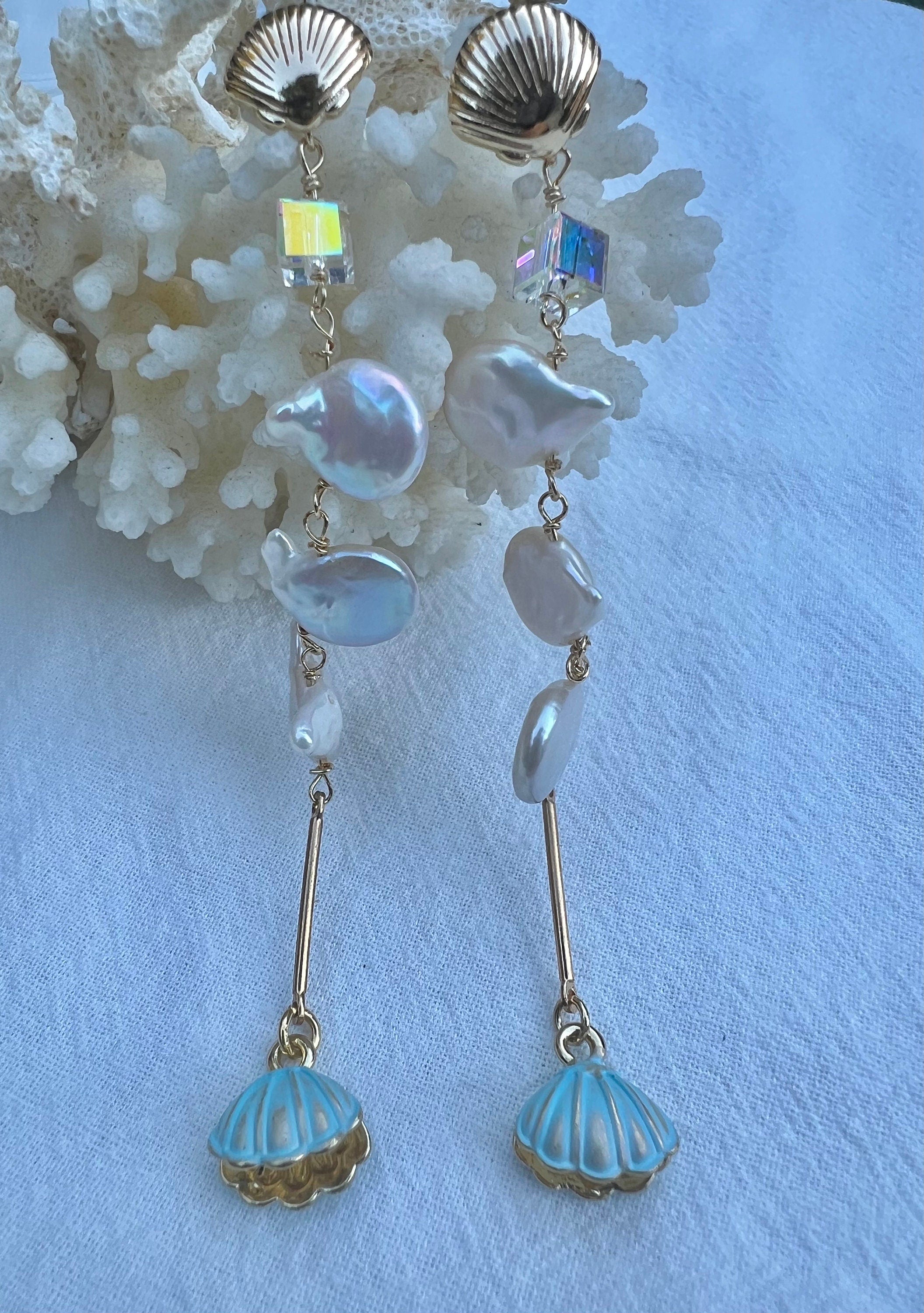 High quality luster Freshwater pearl dangle shell earrings, Chic earrings, Wedding pearl earrings.