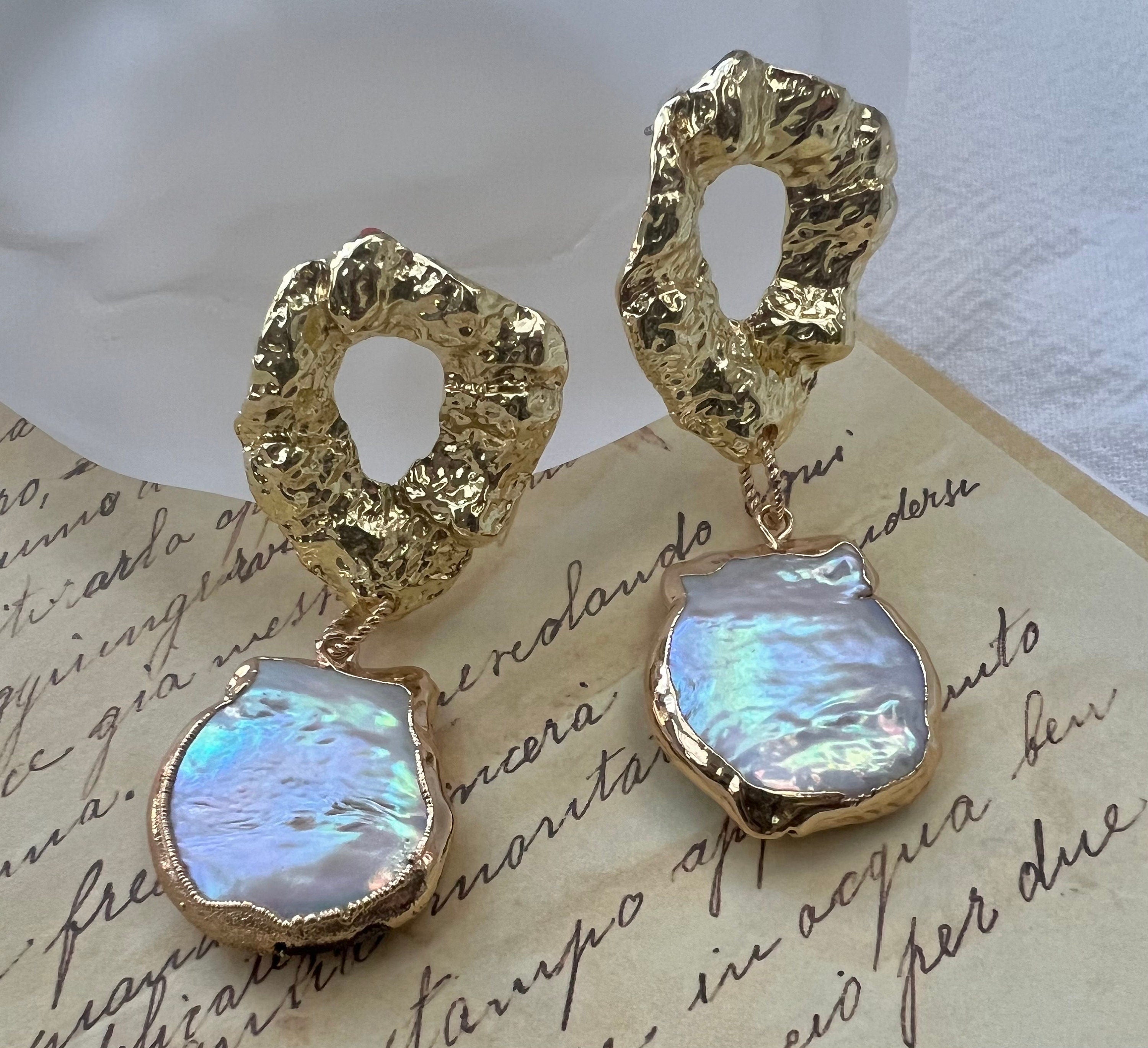 Chunky freshwater pearl dangle earrings. Art Deco earring. Boho wedding earrings. June birthstone. Chic pearl earrings.