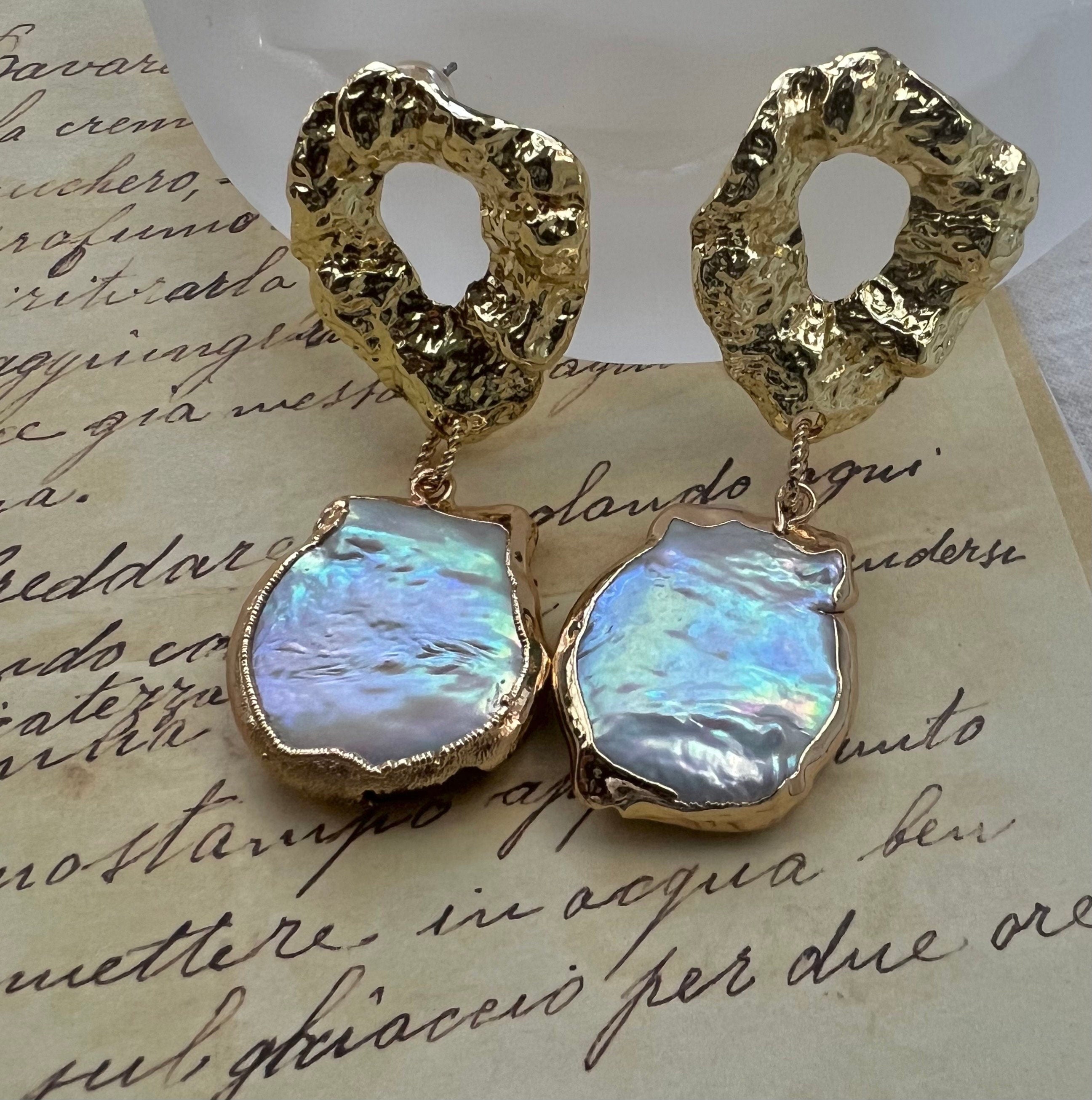 Chunky freshwater pearl dangle earrings. Art Deco earring. Boho wedding earrings. June birthstone. Chic pearl earrings.