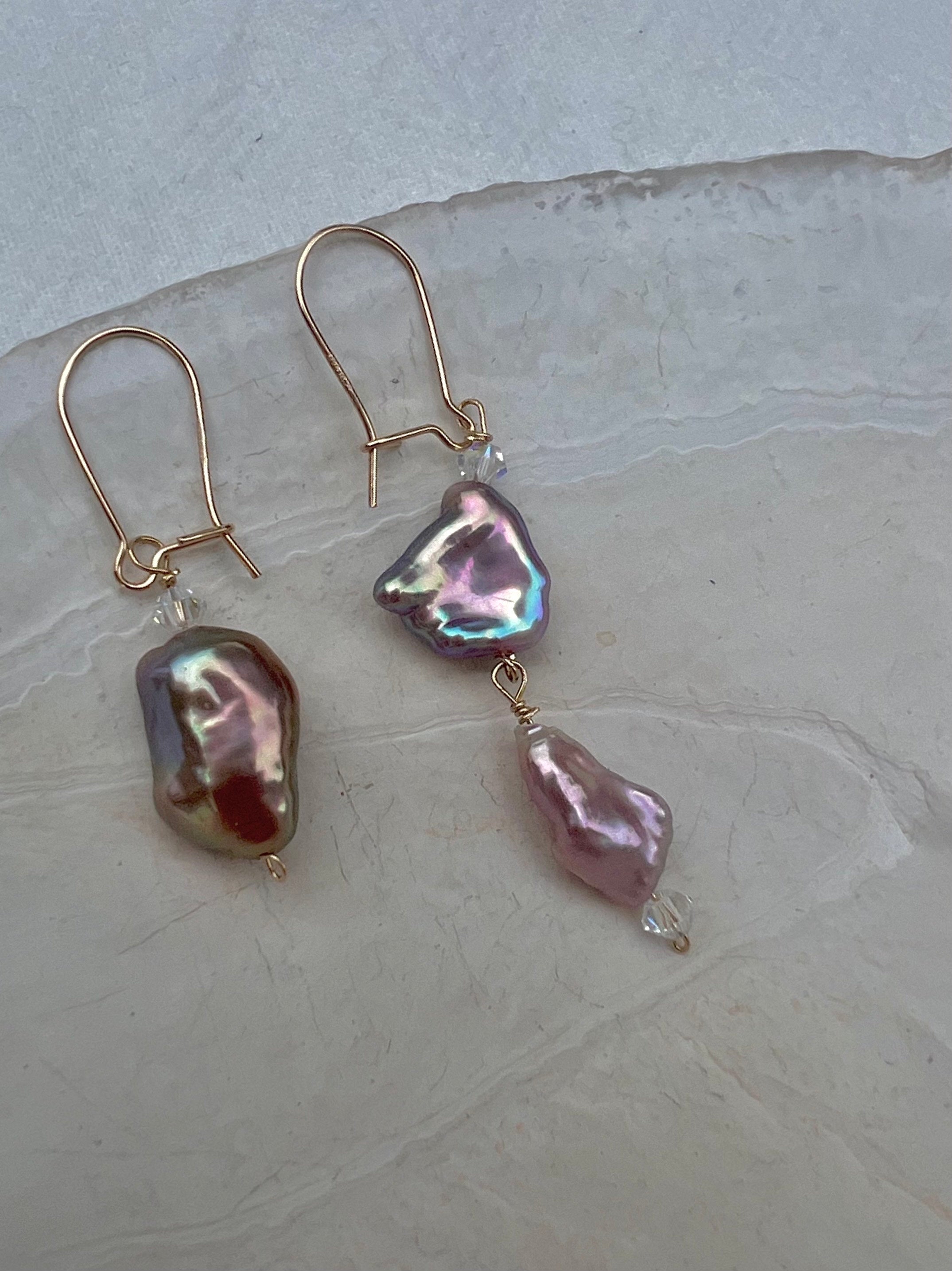 14k gold filled France style kidney ear hook freshwater keshi pearl dissymmetry earring. Vintage dangle earring. Boho wedding earring