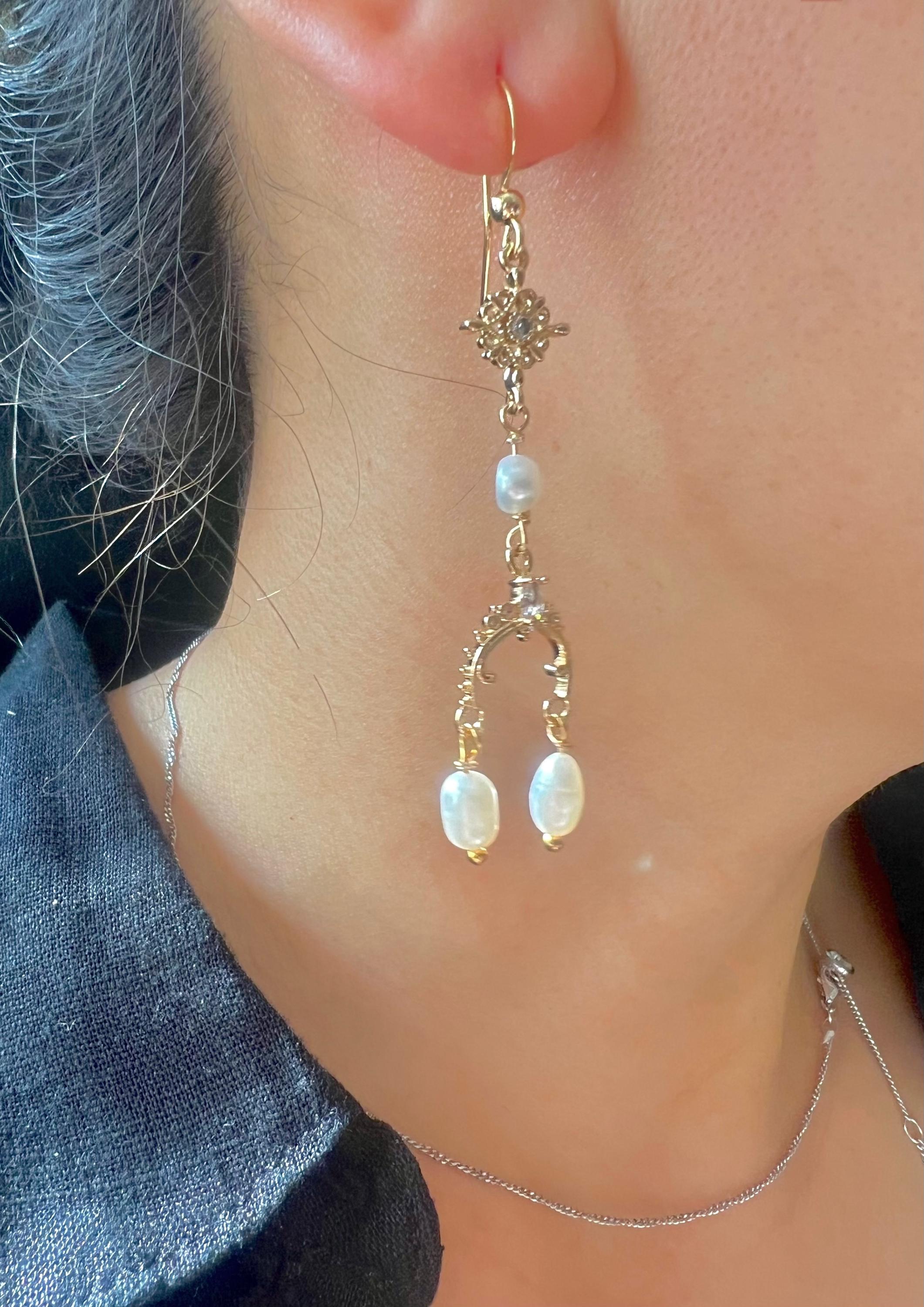 Vintage style freshwater pearl filigree earring. Asymmetric earring. Bridesmaid gift. Boho wedding pearl earring. Gift for her.