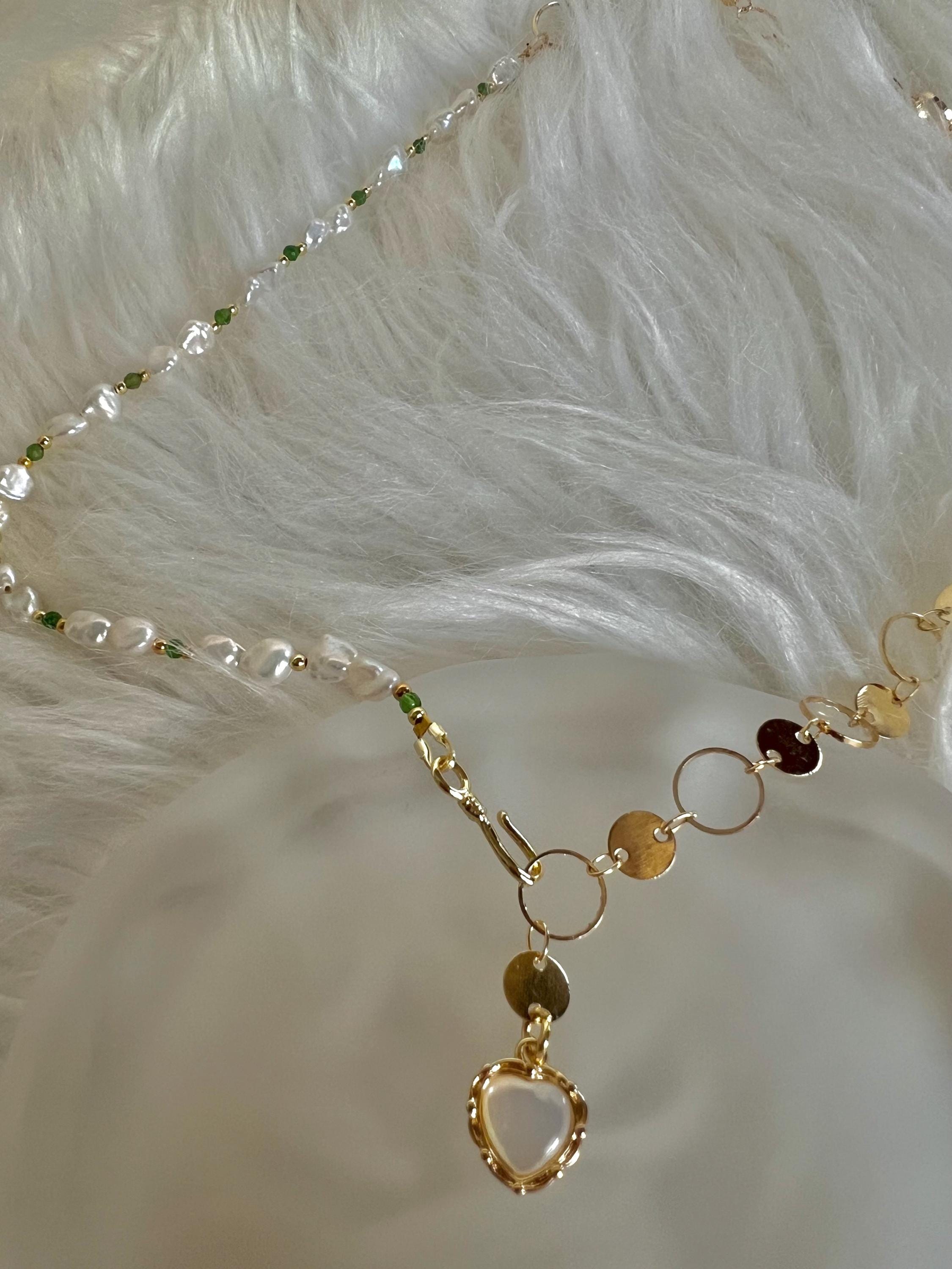 Freshwater baroque petal pearl half chain gemstone necklace. High luster baroque pearl necklace. Y necklace. Vintage necklace