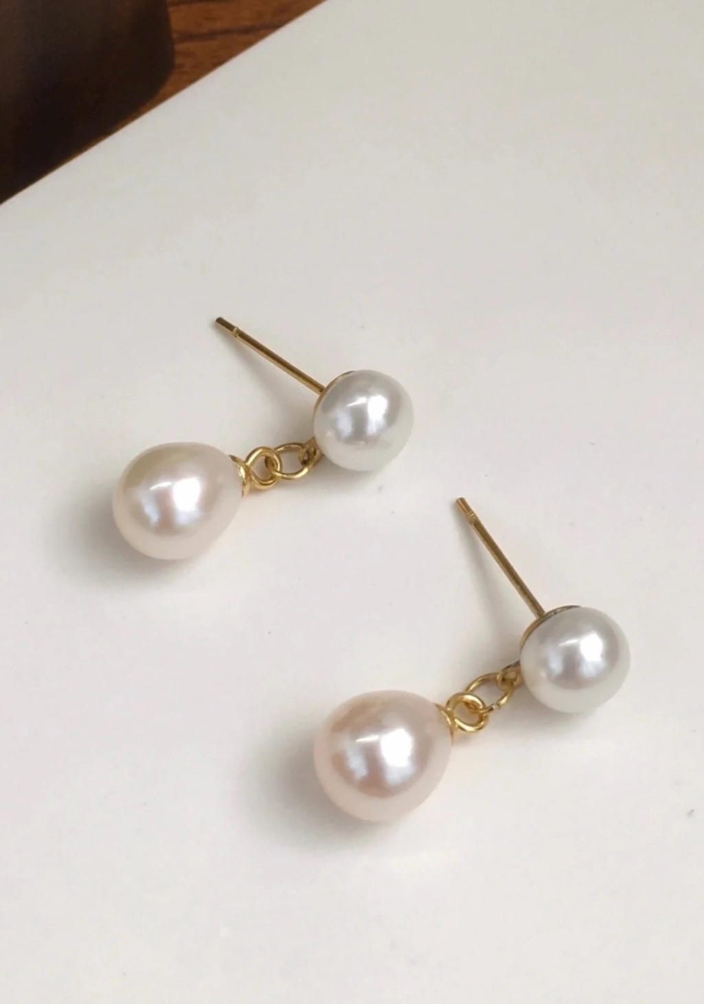14K gold filled clip on freshwater pearl earring. No pain earring. Minimalist pearl earring. Pearl dangle earrings. No piercing earring.