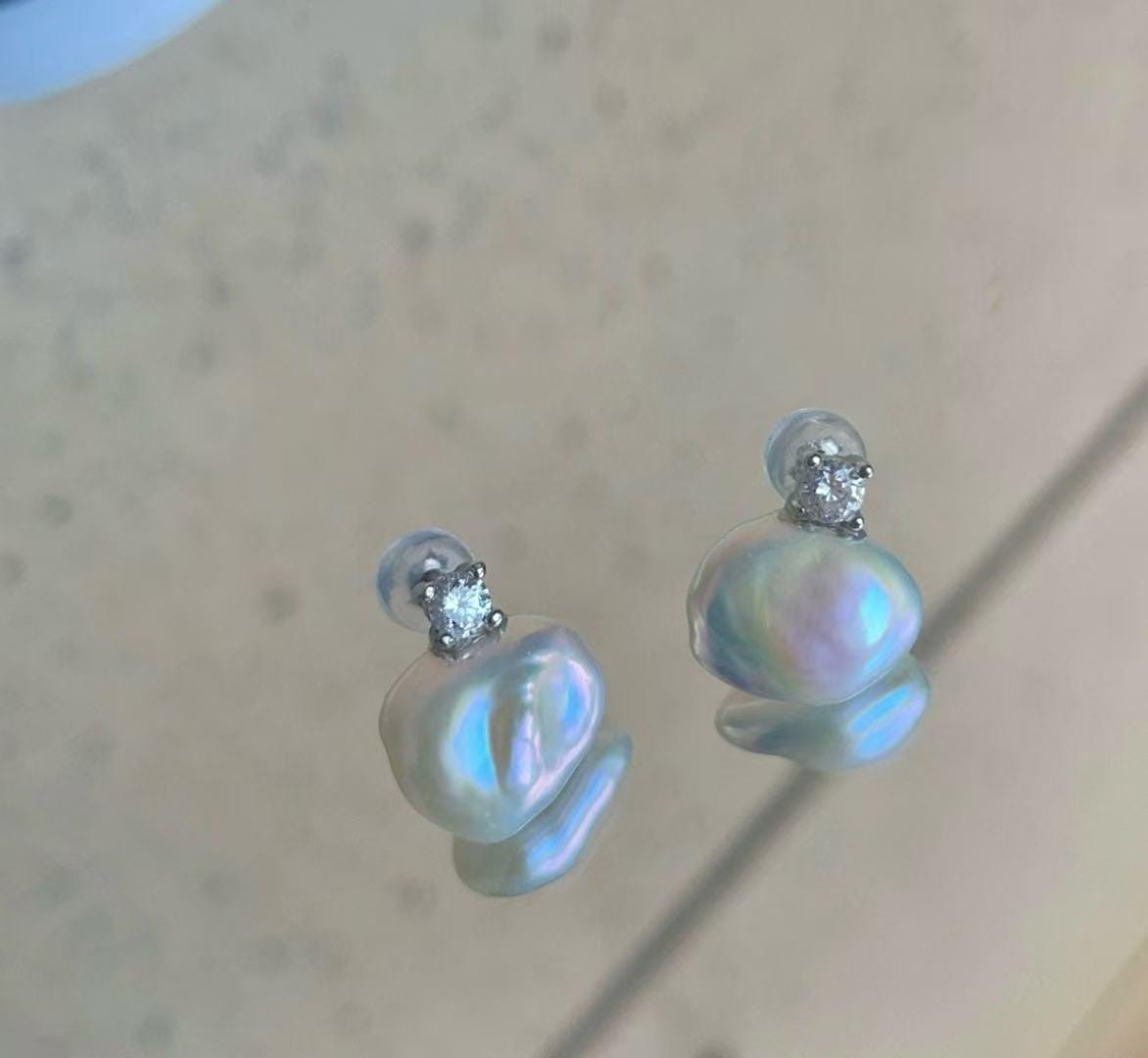 14K gold clip on baroque pearl diamond earring. No pain earring. Minimalist pearl earring. Pearl climber earrings. No piercing earring.