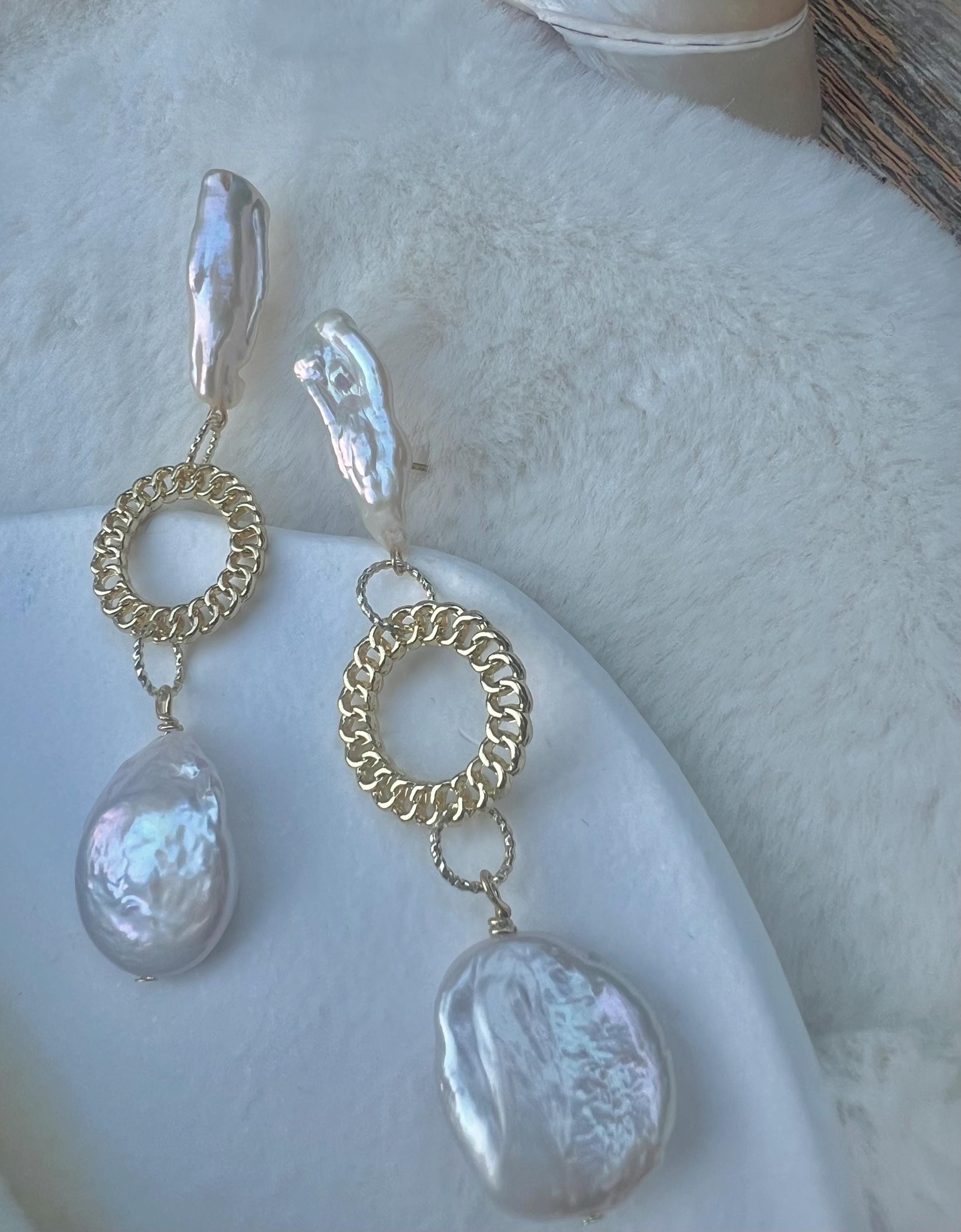 Baroque keshi pearl teardrops earrings. Boho earrings. Freshwater pearl earrings. Bridal earrings. Vintage earrings.
