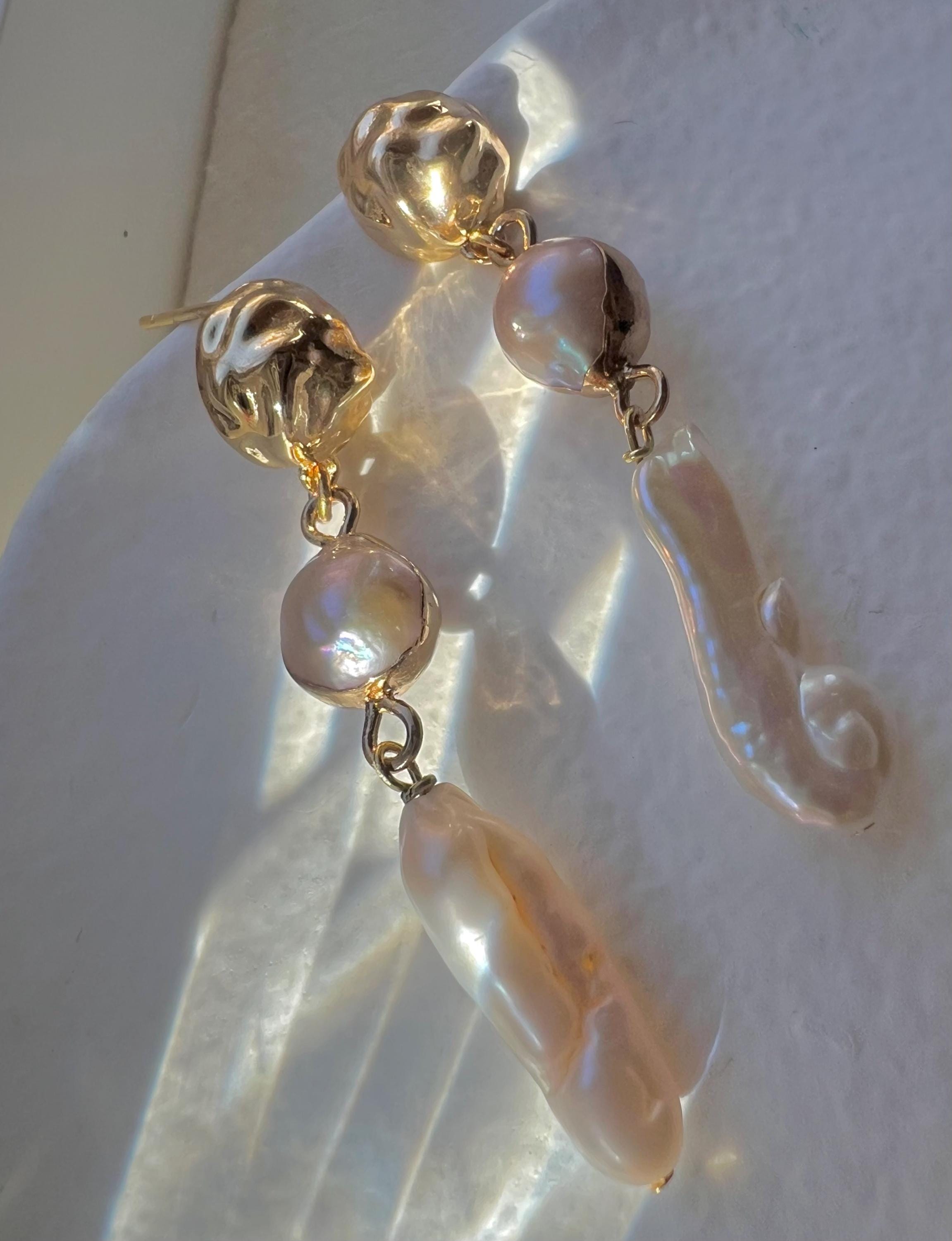 Multiple-color freshwater keshi Biwa pearl dainty nugget stud earring. Dangle double pearl earring. Wedding earring. Gift for her