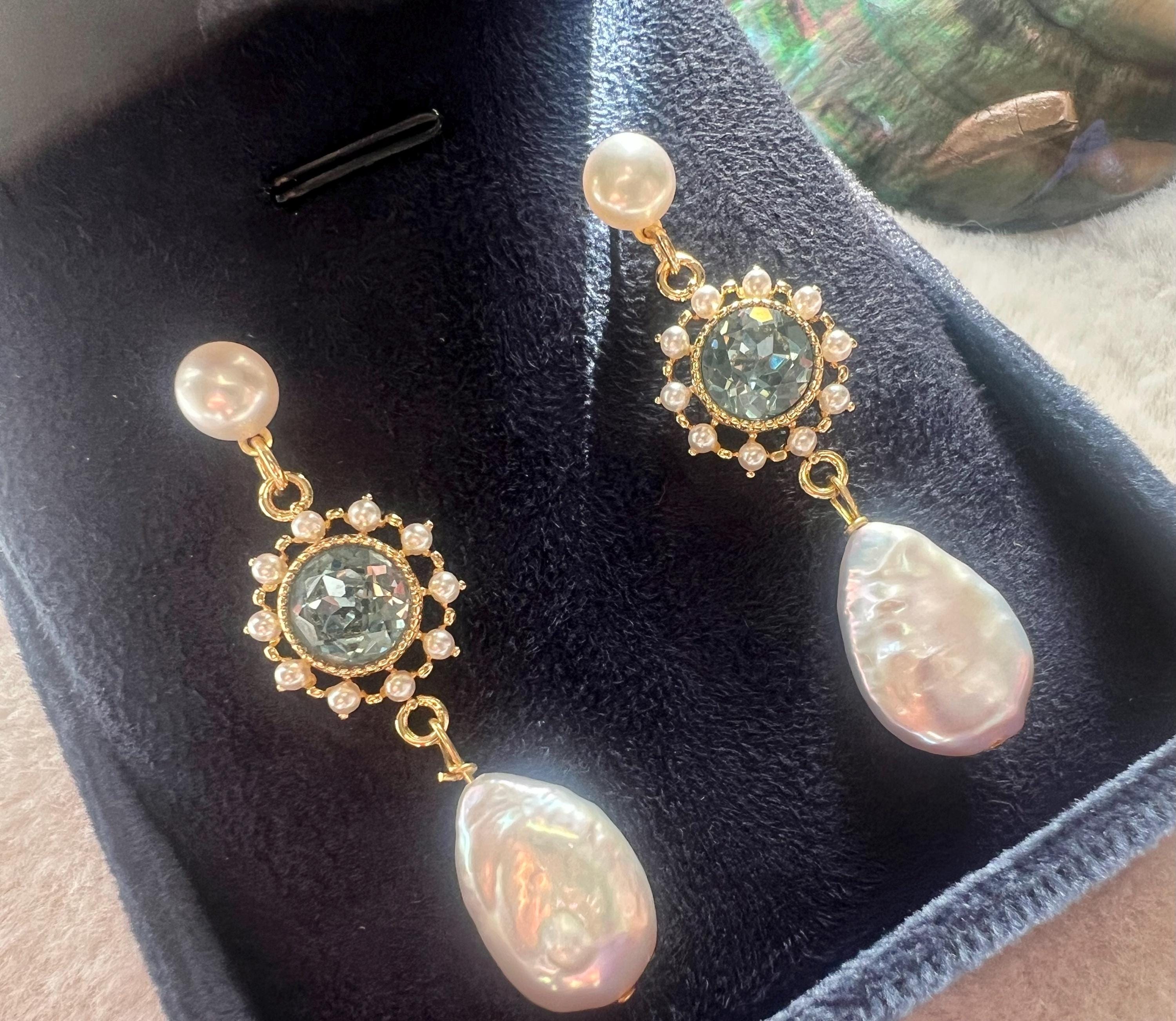 Art Deco freshwater pearl earrings. Elegant sapphire earrings. Chic clip-on earring. Vintage no pain earrings.