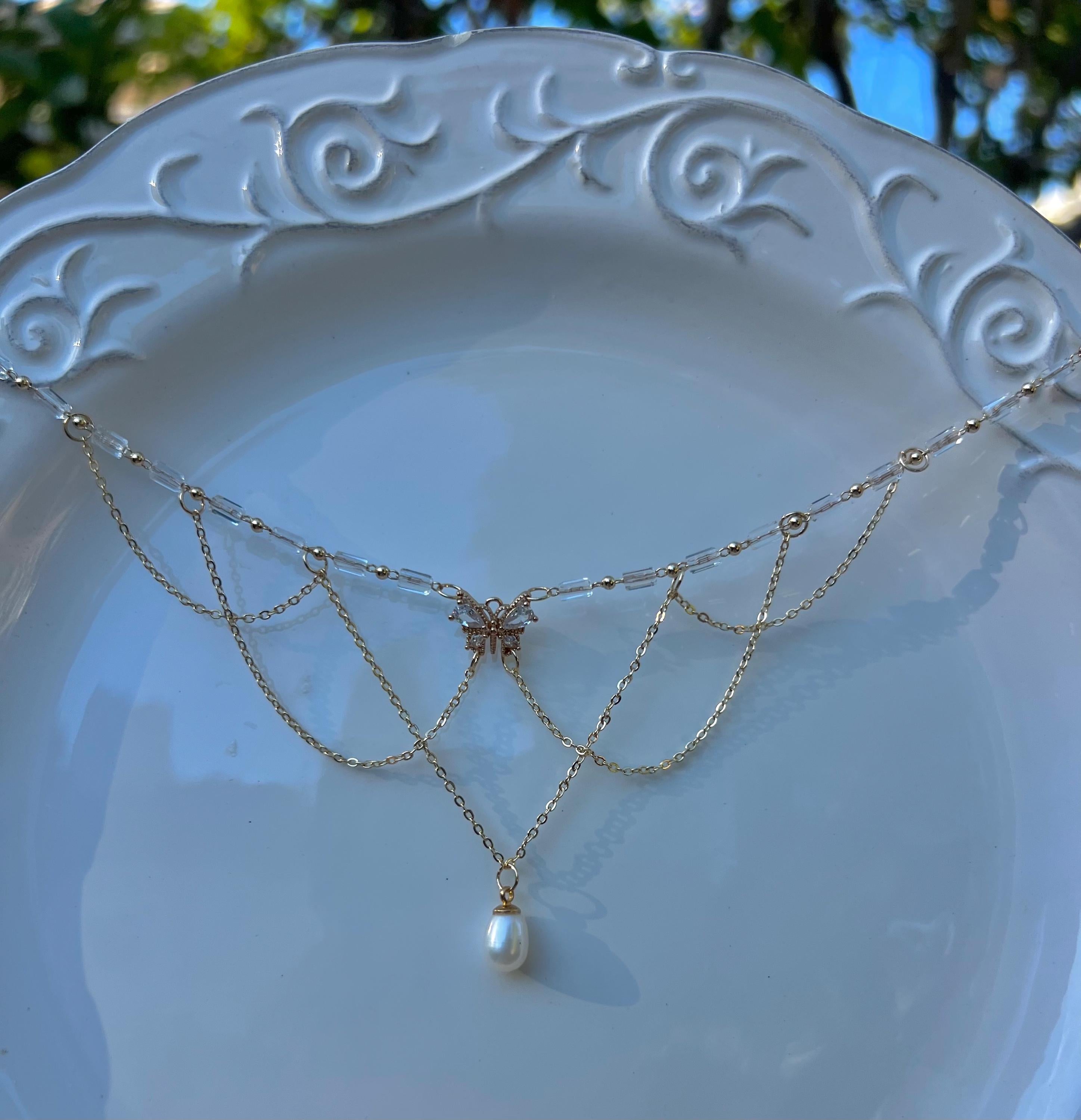 Vintage style freshwater pearl filigree necklace. Art nouveau necklace. Diamonds necklace. Victoria style necklace. Butterfly necklace.