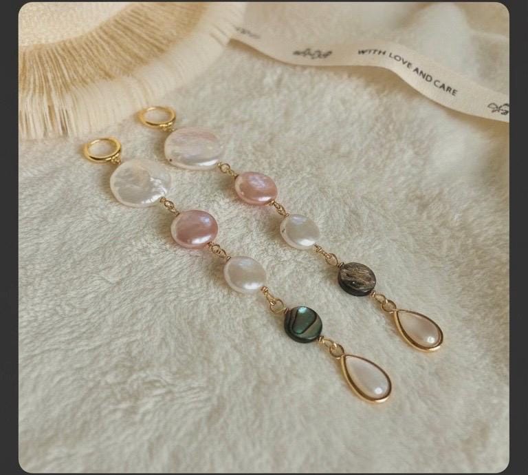 Baroque pearl multi- colored dangle earring. Candy earring. Chandelier 4 tier earrings. Gold tone with long beads.