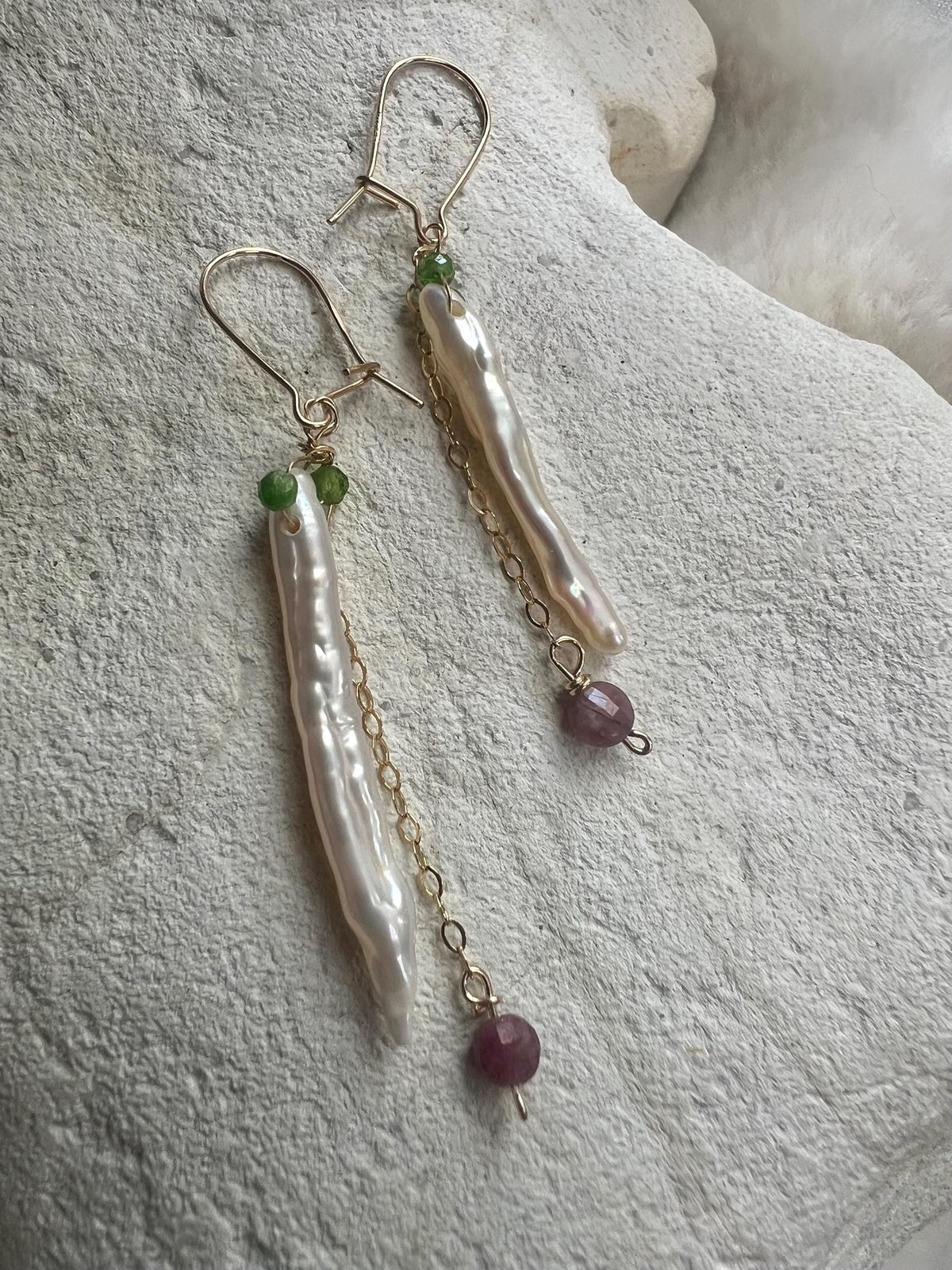 Biwa Pearl Tourmaline Kidney Hook Earrings