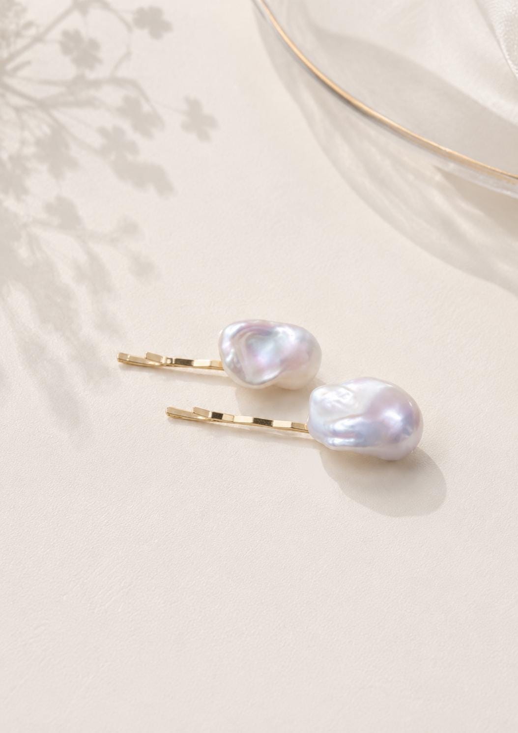 Baroque Pearl Hair Clip — product image 3