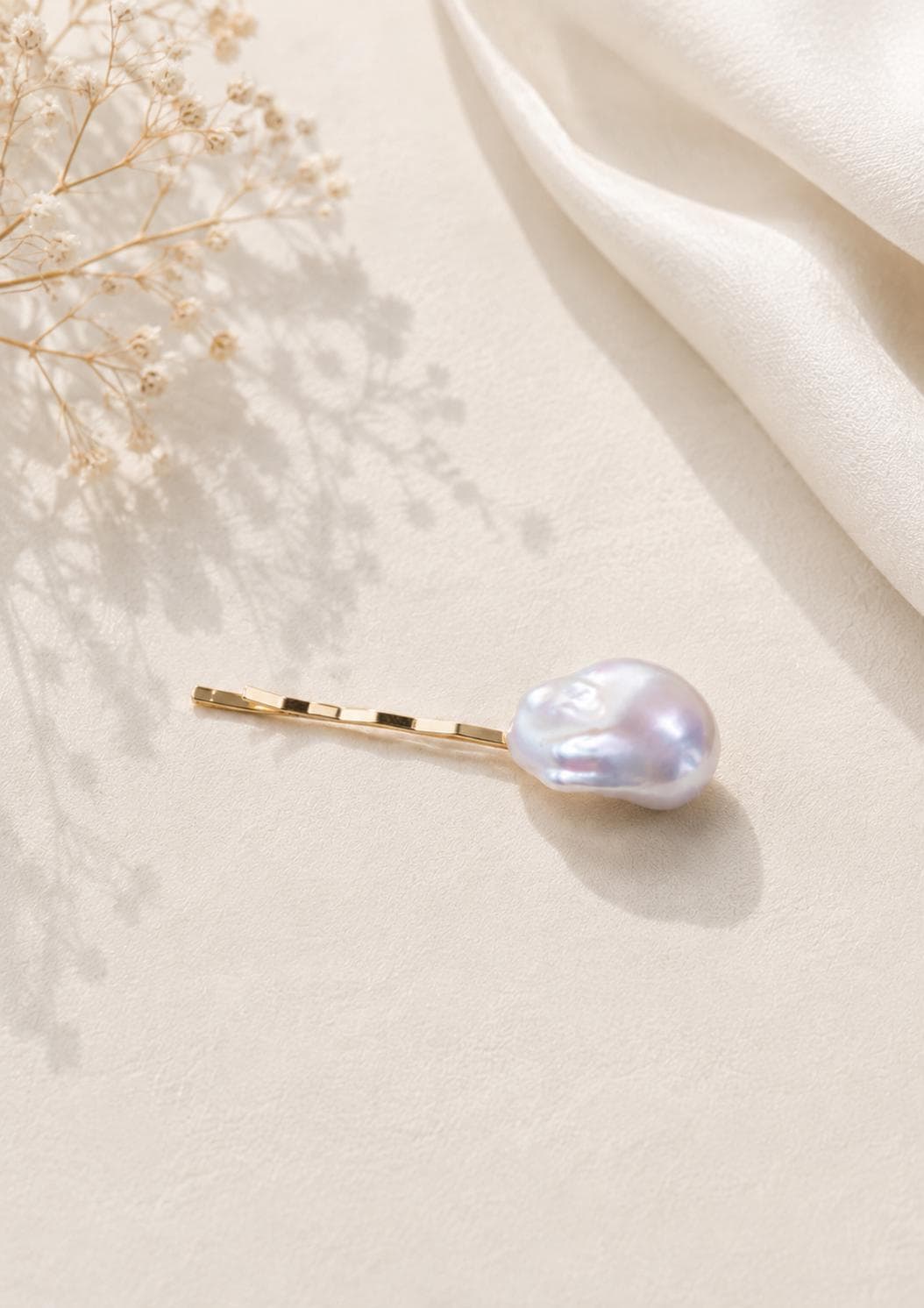 Baroque Pearl Hair Clip — product image 1