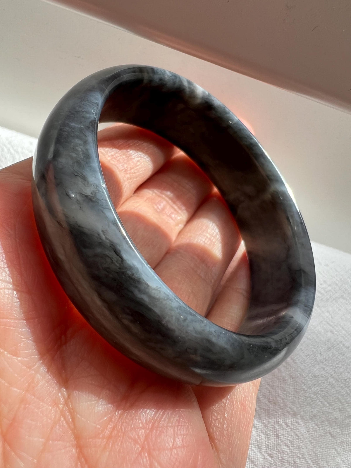 Black & White Nephrite Bangle, 55 mm