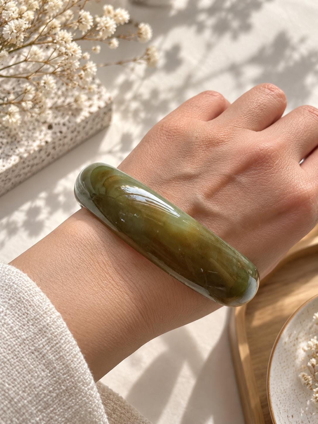 Sugar-Yellow Nephrite Bangle, 56 mm