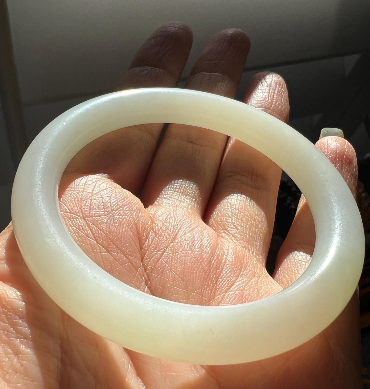 Sugar-White Nephrite Bangle, 56 mm