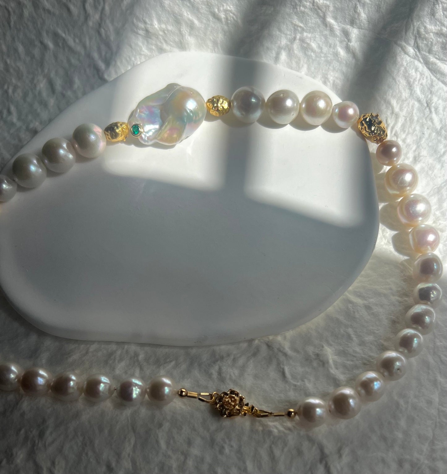 Freshwater baroque pearl necklace. Gold baroque pearl beaded necklace. Chunky baroque pearl necklace. Baroque pearl choker. Gift for her