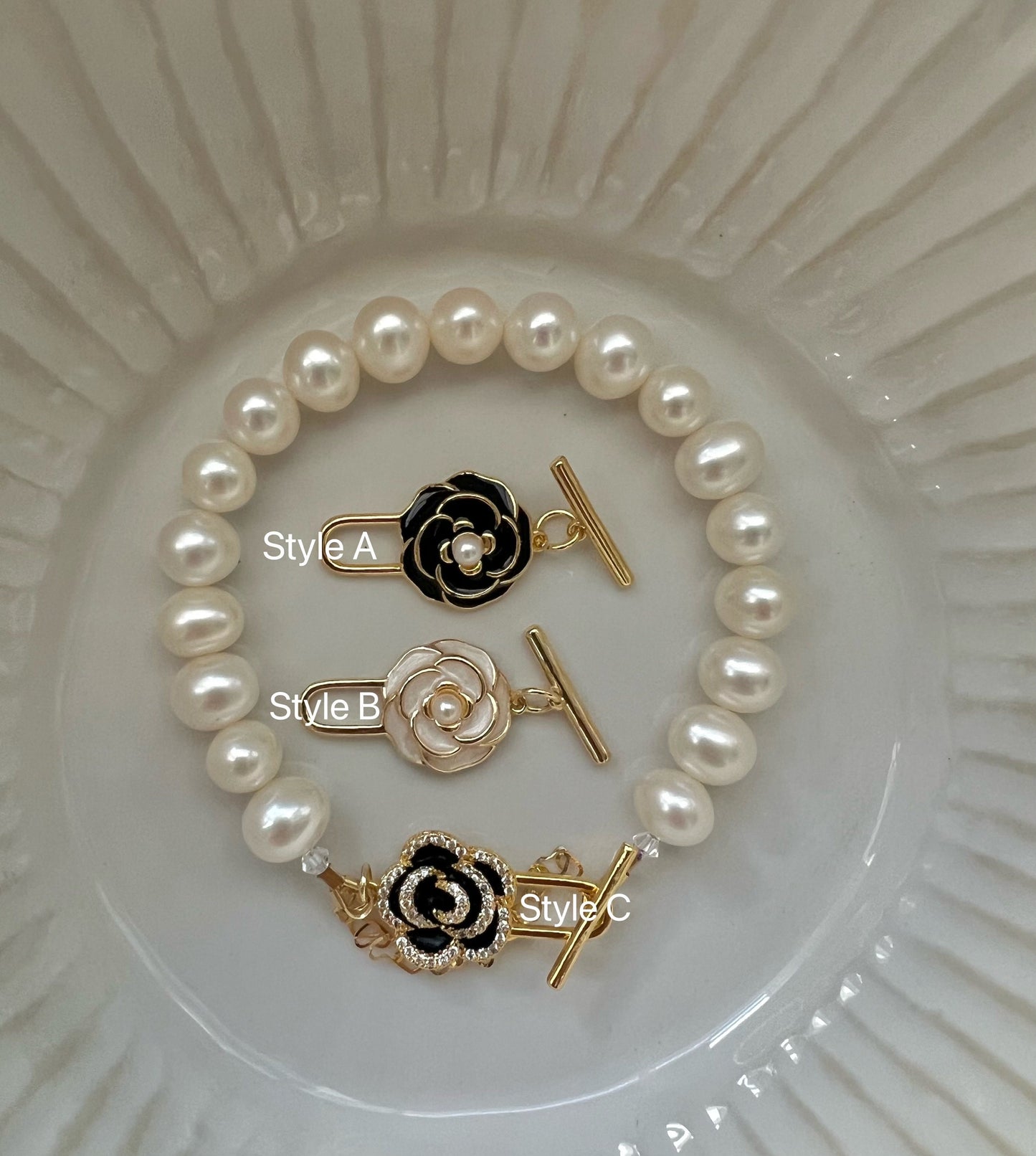 Freshwater pearl rose clasp bracelet. Boho pearl bracelet. June birthstone. High luster pearl bracelet. Minimalist bracelet.