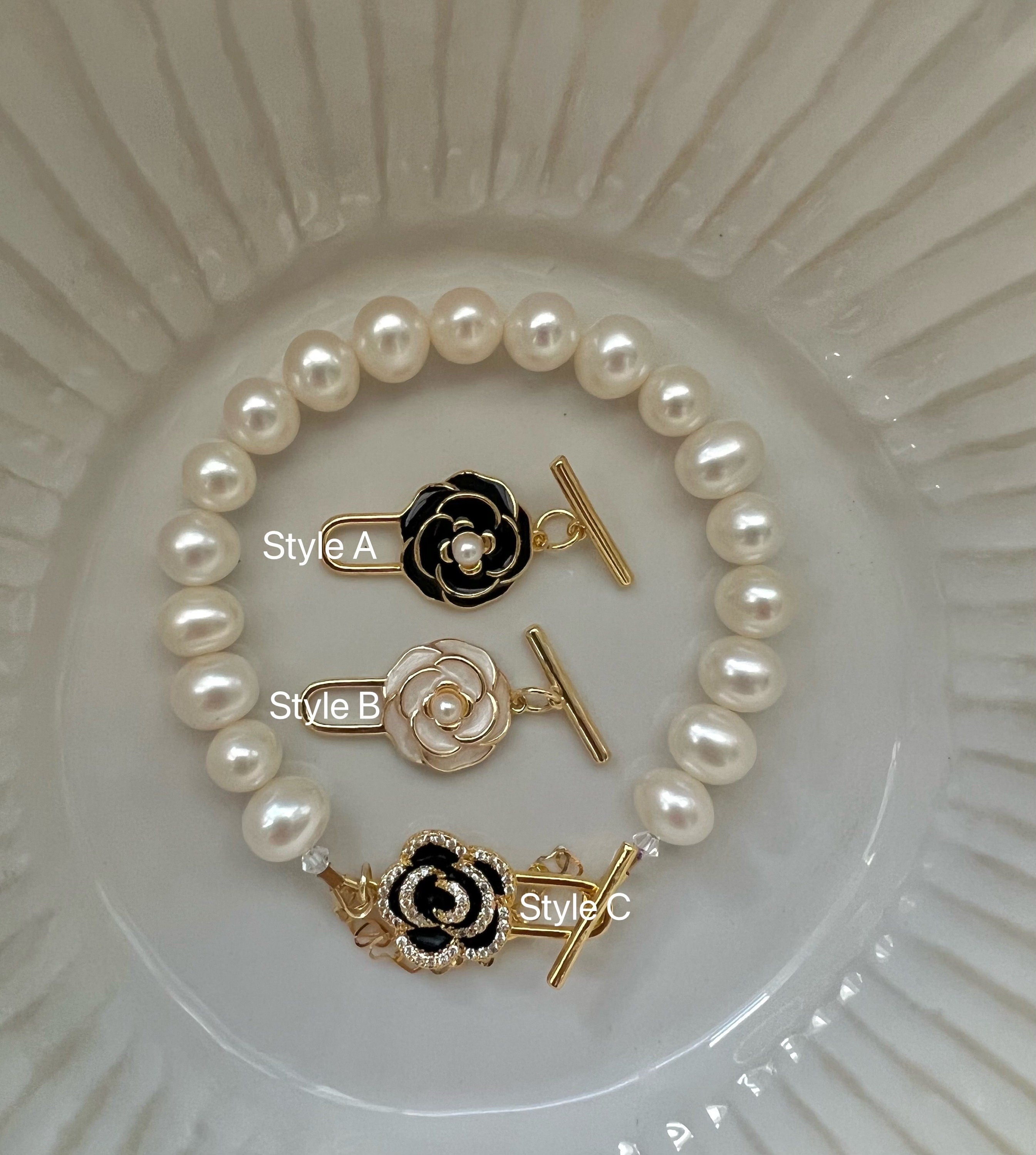 Freshwater pearl rose clasp bracelet. Boho pearl bracelet. June birthstone. High luster pearl bracelet. Minimalist bracelet.