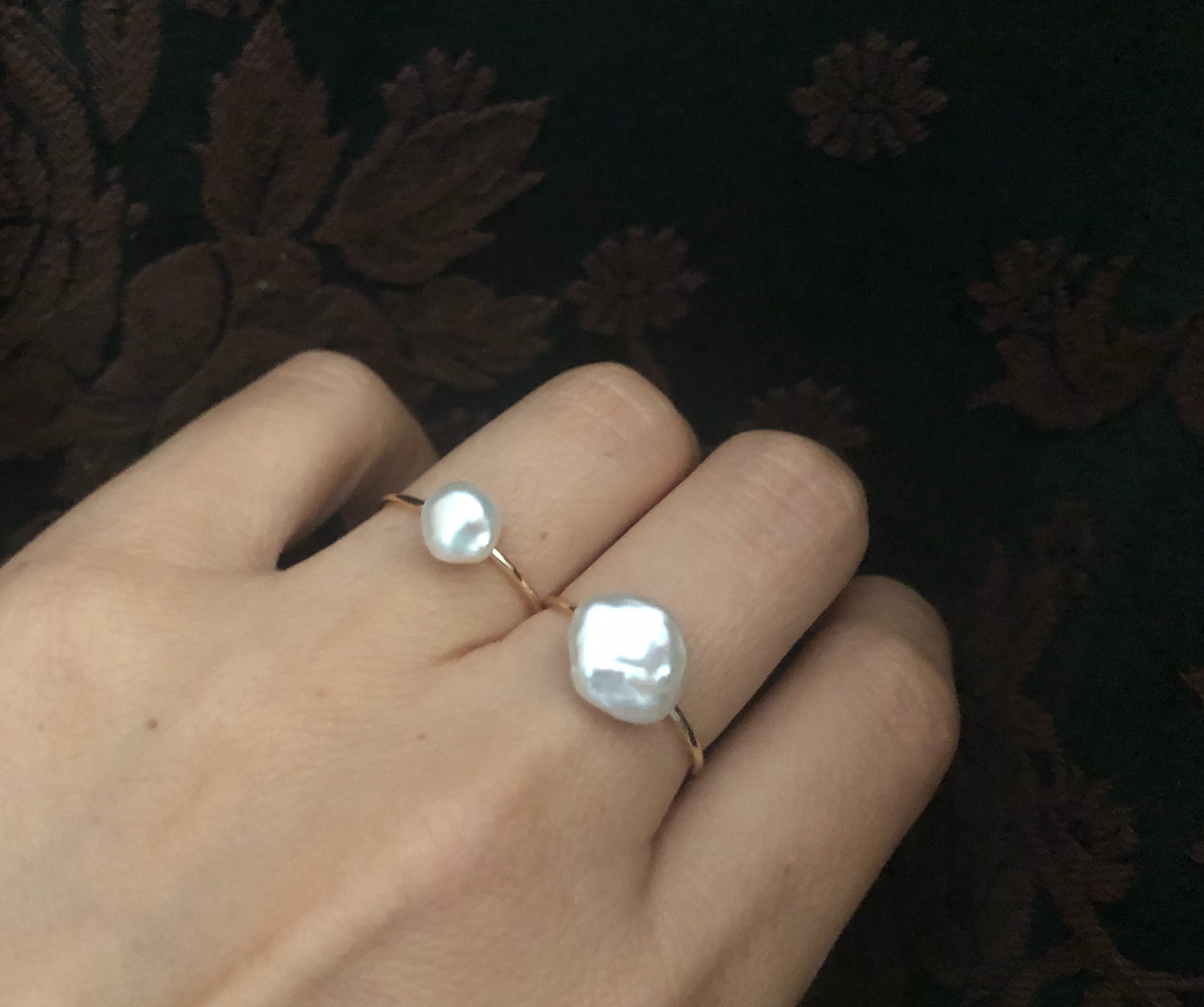 Minimalist baroque pearl luster ring. Dainty white pearl ring. Baroque Petal pearl ring. Freshwater pearl ring. Wedding ring