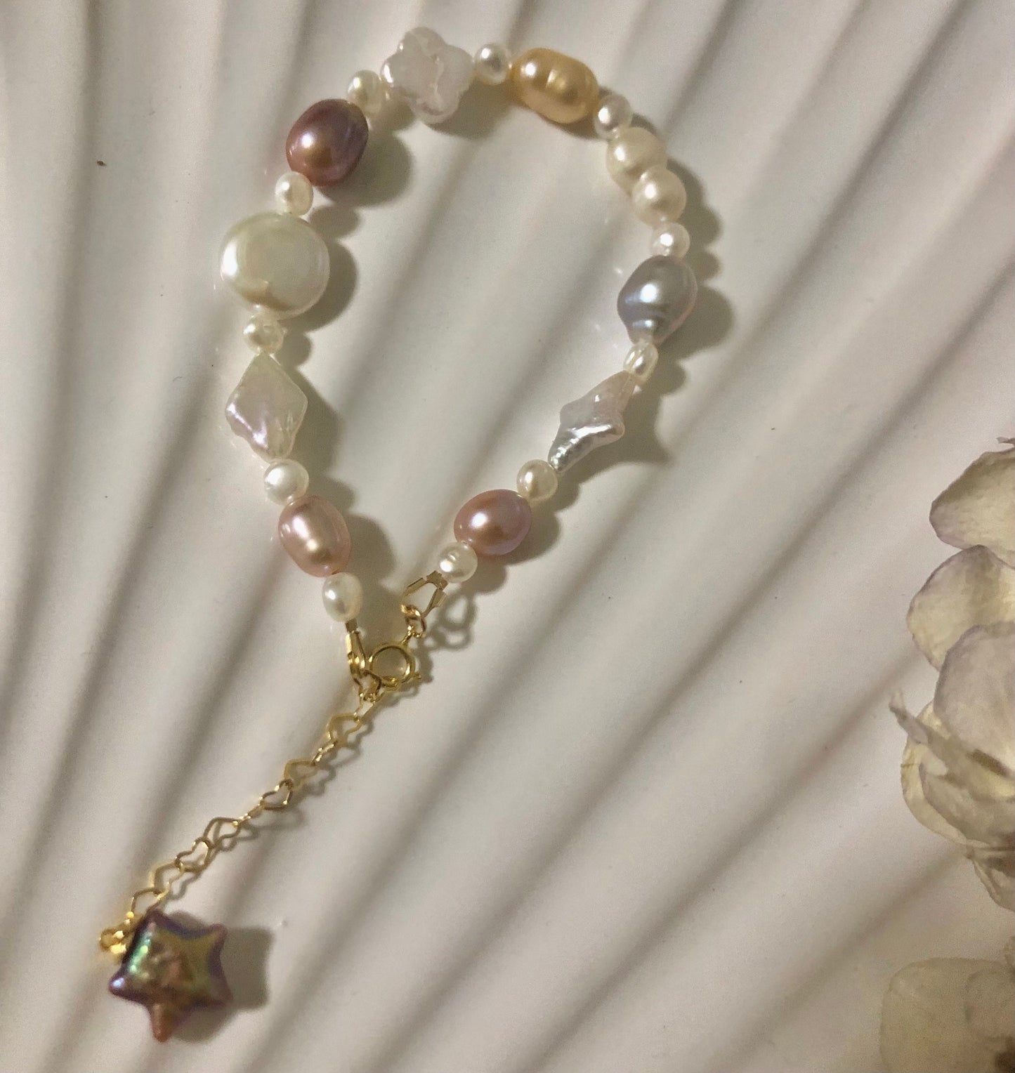 14K gold filled Freshwater pearl bracelet. Art Deco bracelet. Baroque pearl bracelet. Candy bracelet. Multi-color multi-shape bracelet.