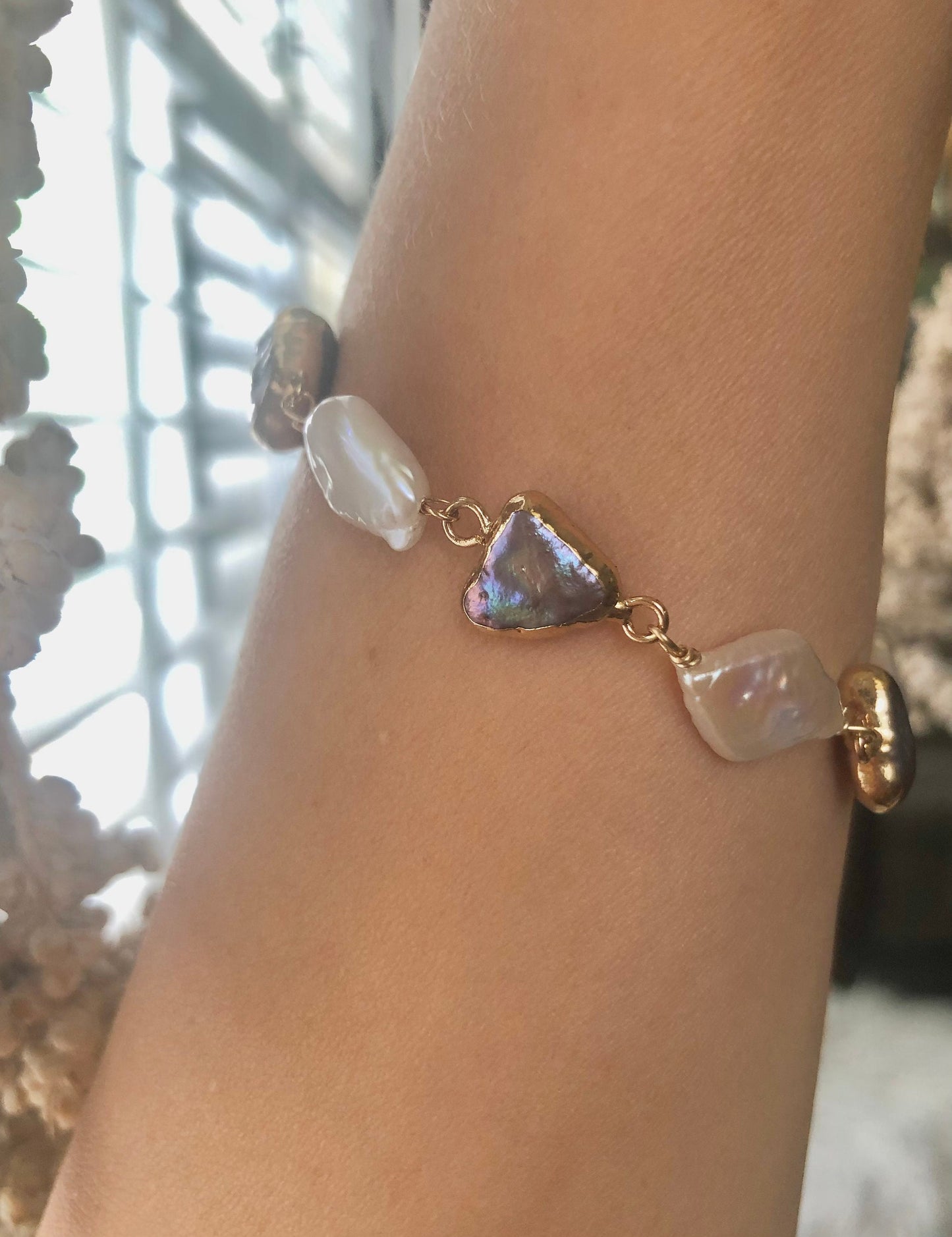 Multiple-col freshwater baroque pearl bracelet. Peacock pearl bracelet. Adorable bracelet. Boho bracelet. Geometry bracelet.