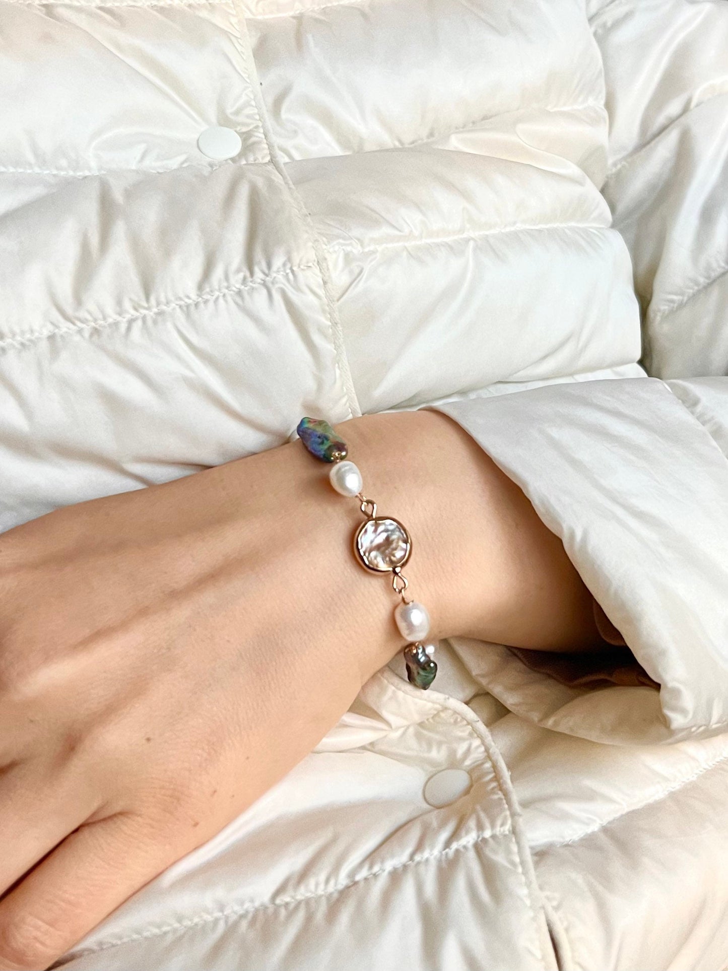 Multiple-color freshwater baroque pearl bracelet. Baroque pearl bracelet. Adorable bracelet. Boho bracelet. Gift for her