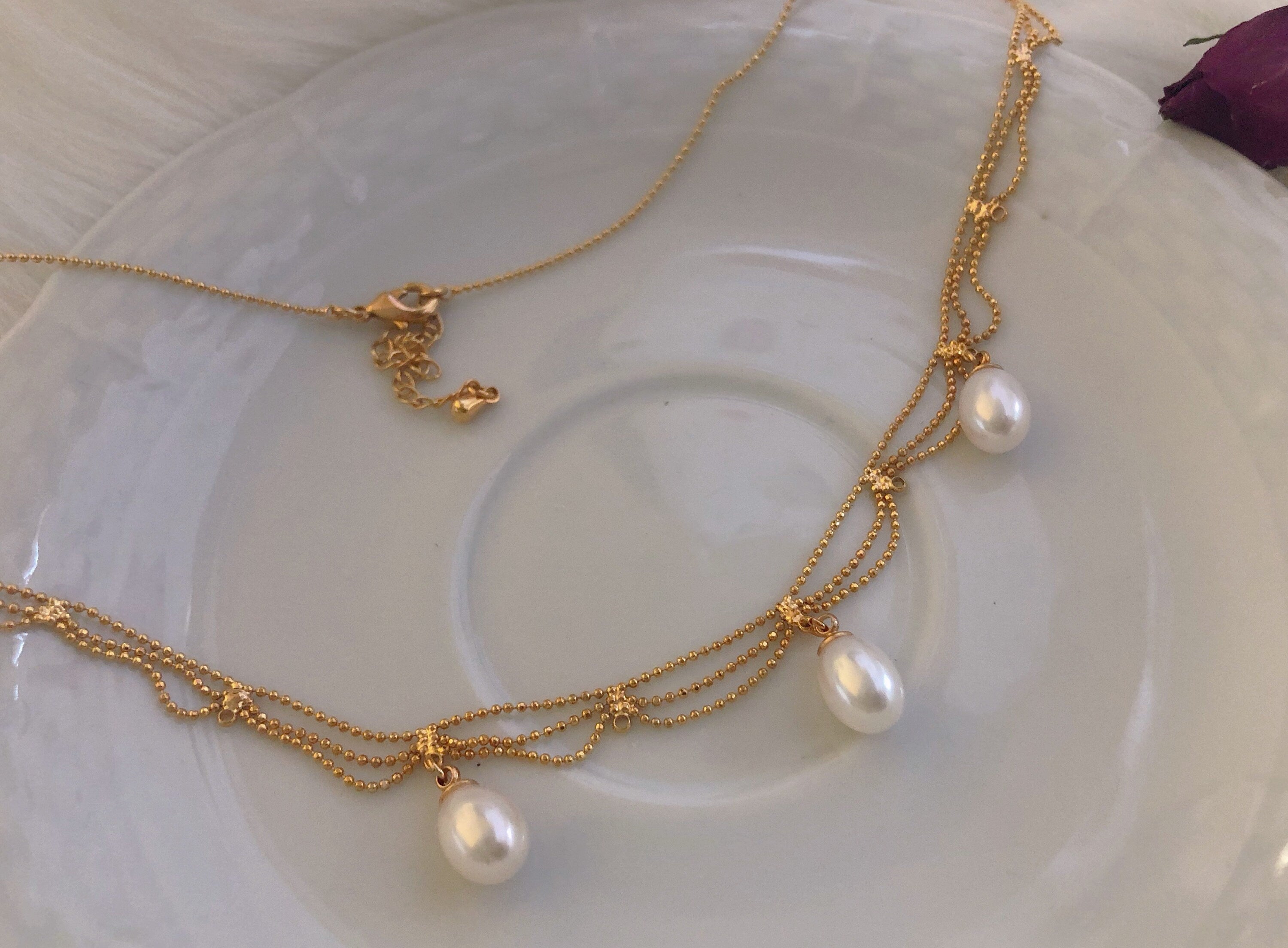 Dainty wave layer chain freshwater pearl necklace. Freshwater pearl wedding necklace. Elegant lace necklace. Wedding necklace