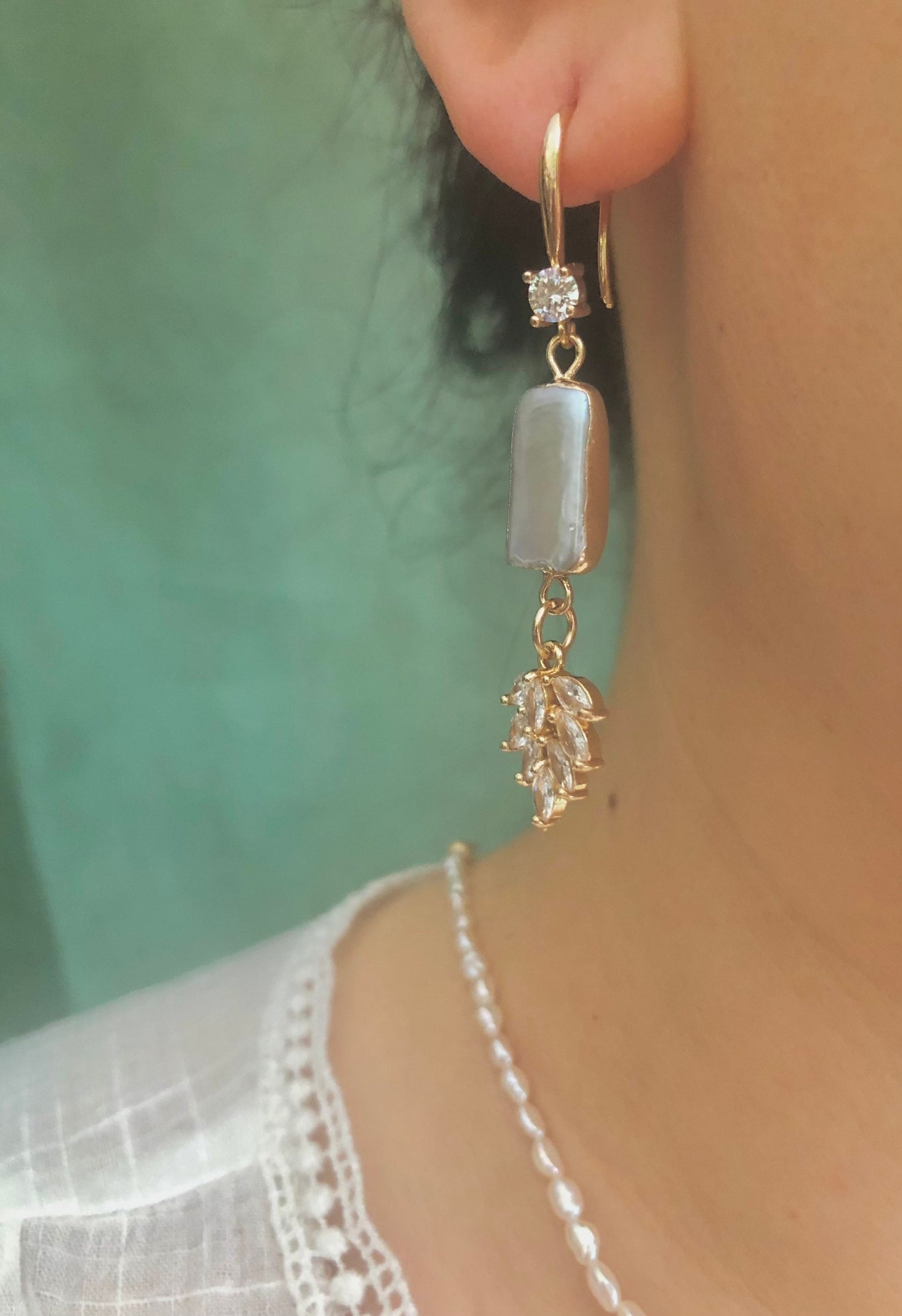 Baroque rectangle pearl crystal dangle earring ，vintage style ZC earring ，gold pearl earring ，France style dope earring ，gift for her