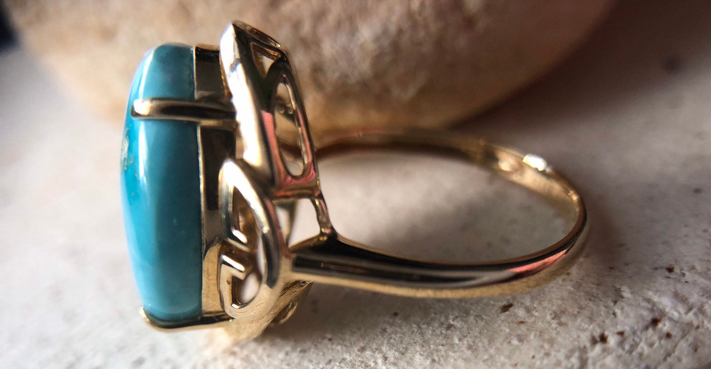18K solid gold natural turquoise oval  ring. Turquoise ring. December Brithstone. Solid 18K Gold Turquoise ring.
