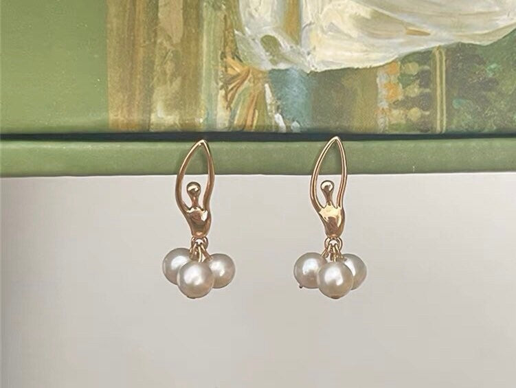 Vintage style ballet freshwater pearl earring. Minimalist earrings. Elegant pearl huggie. Bridal earrings. Bridesmaid gift.