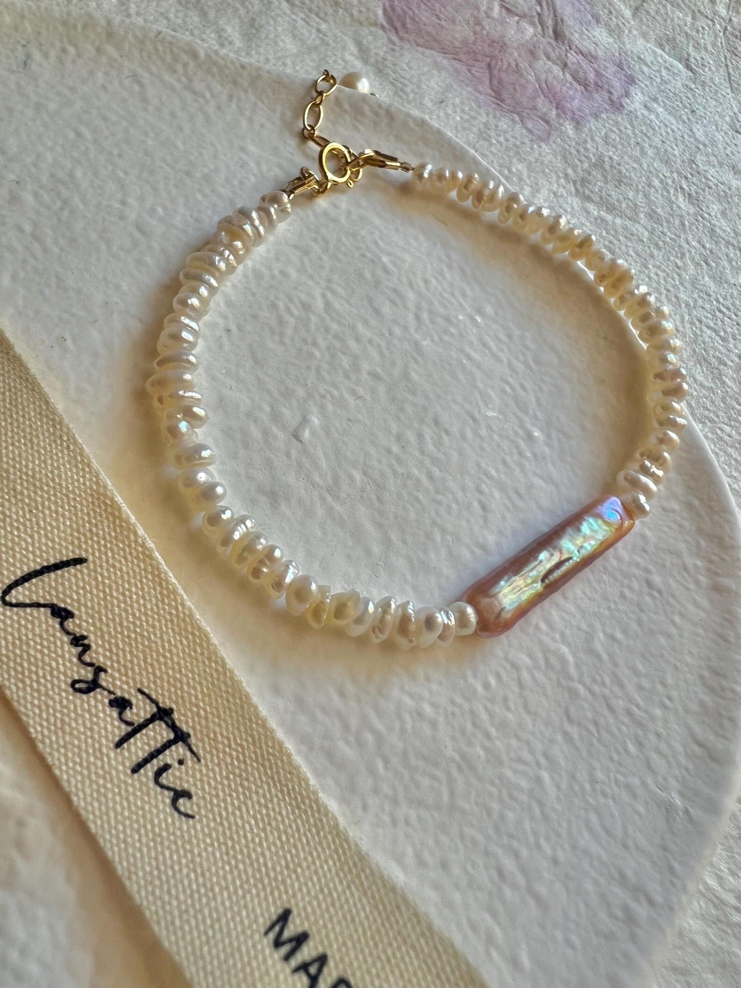 Freshwater pearl bracelet. Chic bracelet. Keshi pearl bracelet. Multiple-shape pearl bracelet. Wedding pearl bracelets. Gift for her.