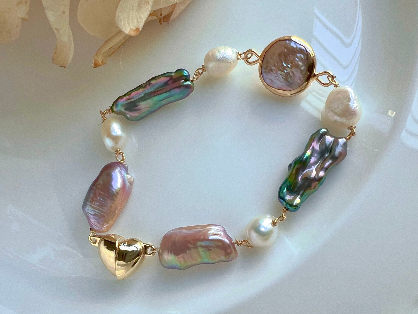 Multiple-color freshwater baroque pearl bracelet. Baroque pearl bracelet. Adorable bracelet. Boho bracelet. Gift for her