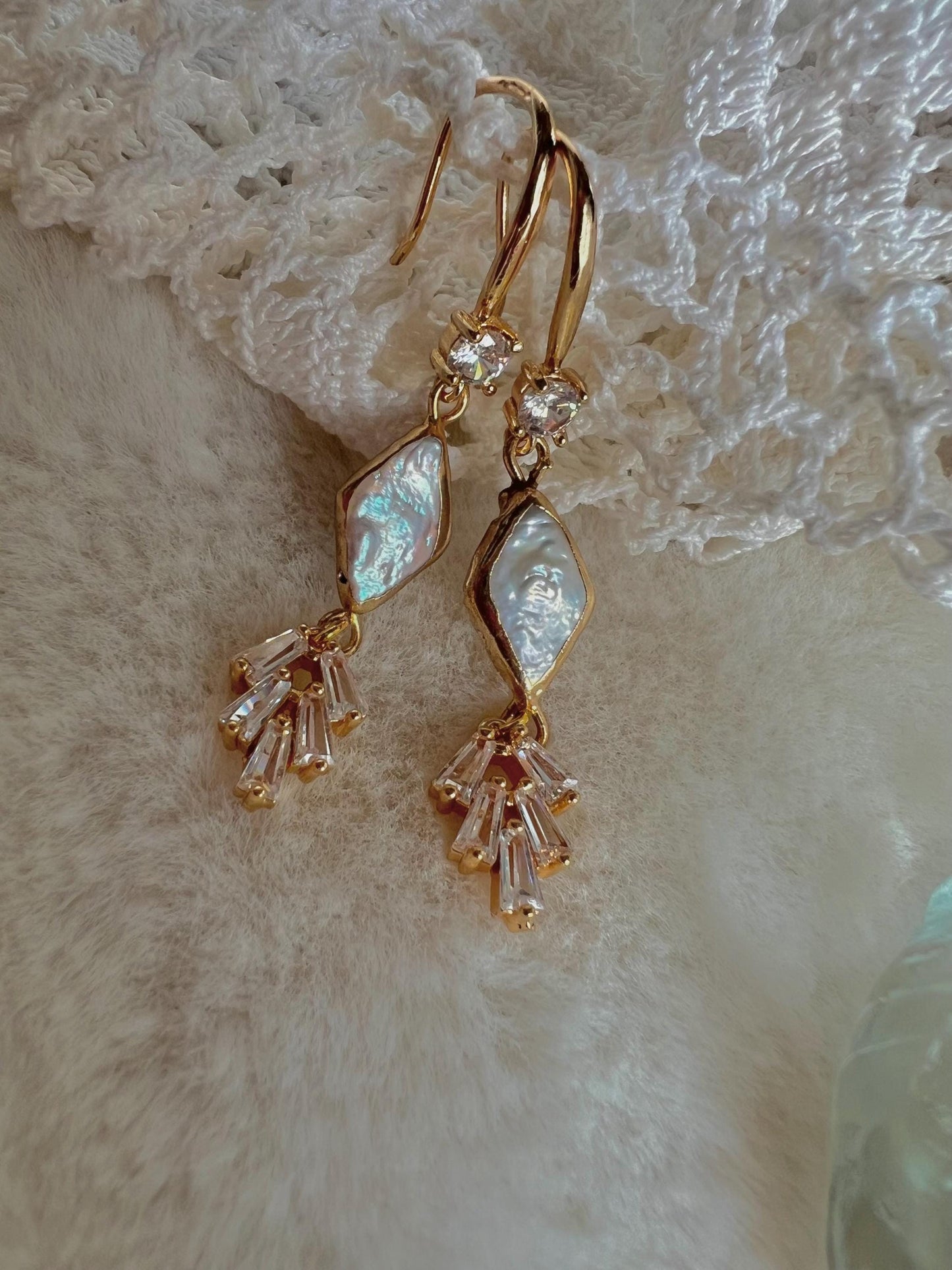 Freshwater pearl crystal Swarovski Earring. Diamonds cluster earring. Art Deco earring. Vintage earring.