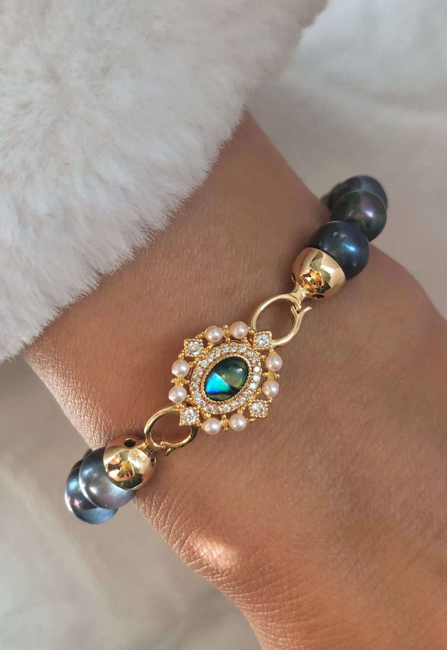 High luster Freshwater peacock pearl Vintage bracelet. Art Deco bracelet. Delicate bracelet. Gift for her