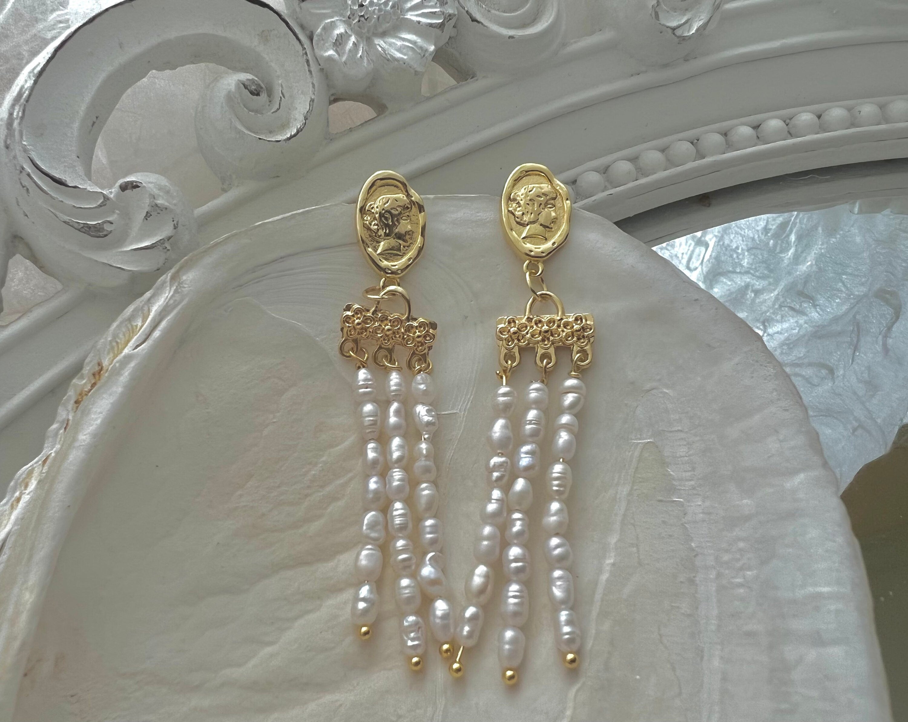 Art Deco Freshwater pearl multiple-tassel queen stud dangle earrings. Delicate earring. Curtain drop earrings. Boho bridal earrings.