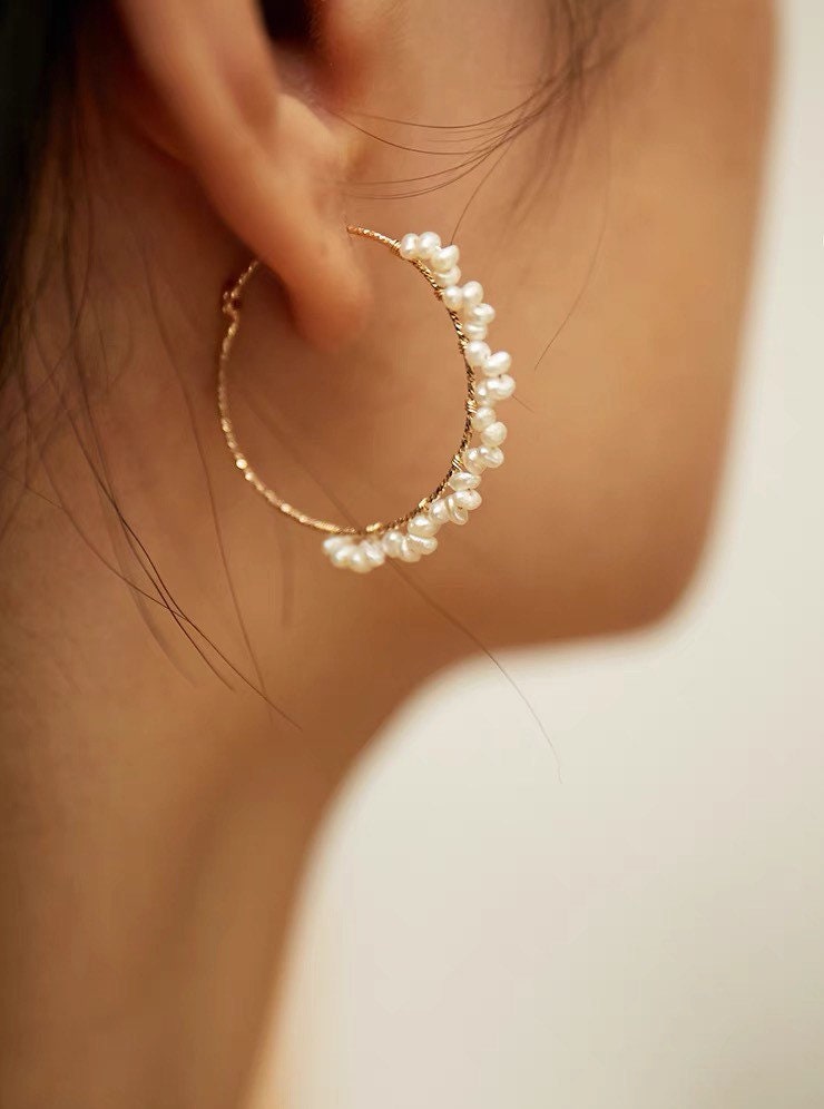 14K gold filled freshwater tiny pearl wire wrapped hoop earring. Minimalist pearl earrings. Bridal earrings. Bridesmaid gift.