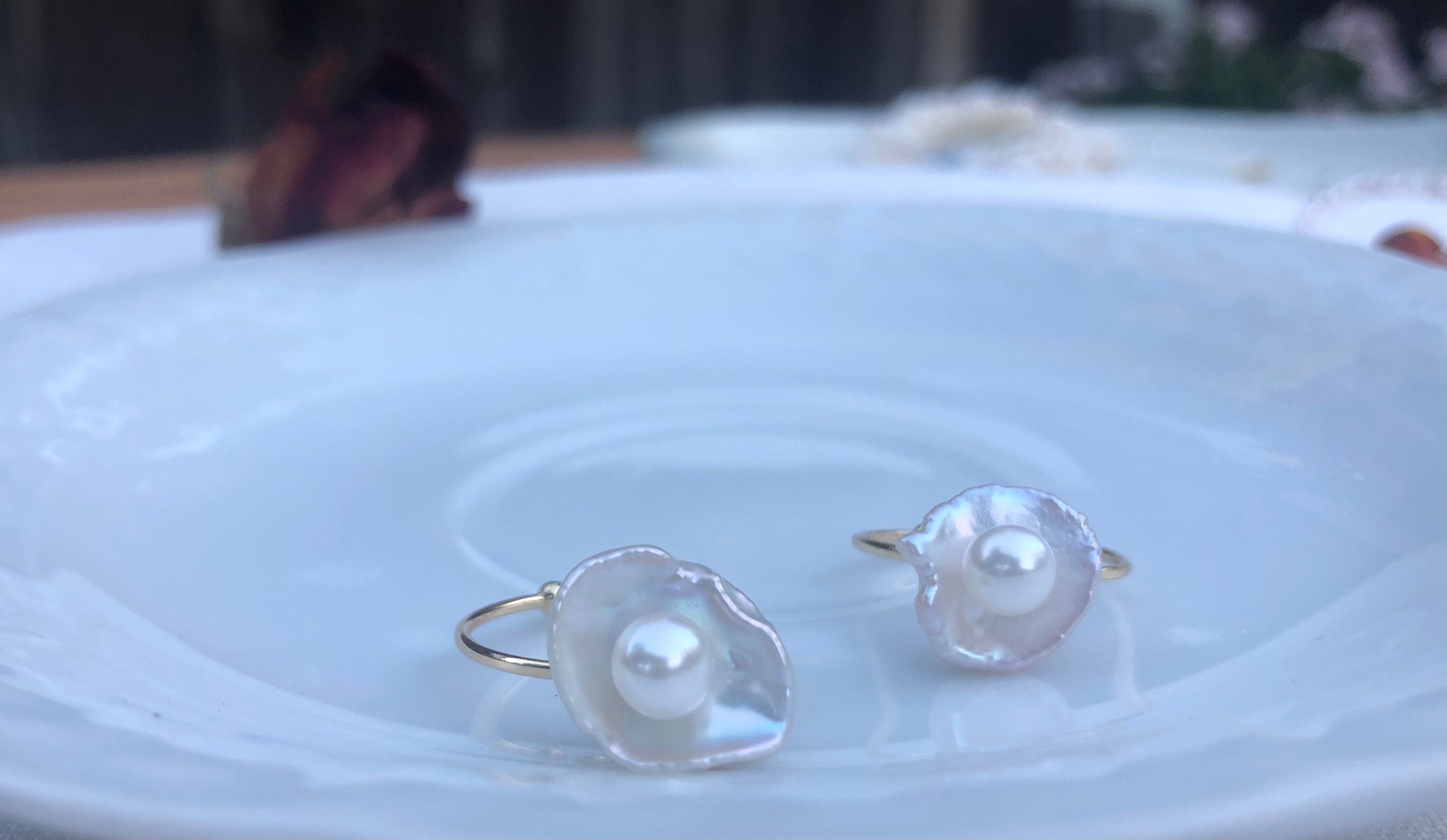 Baroque freshwater high luster quality double pearl flower ring. Elegant ring.