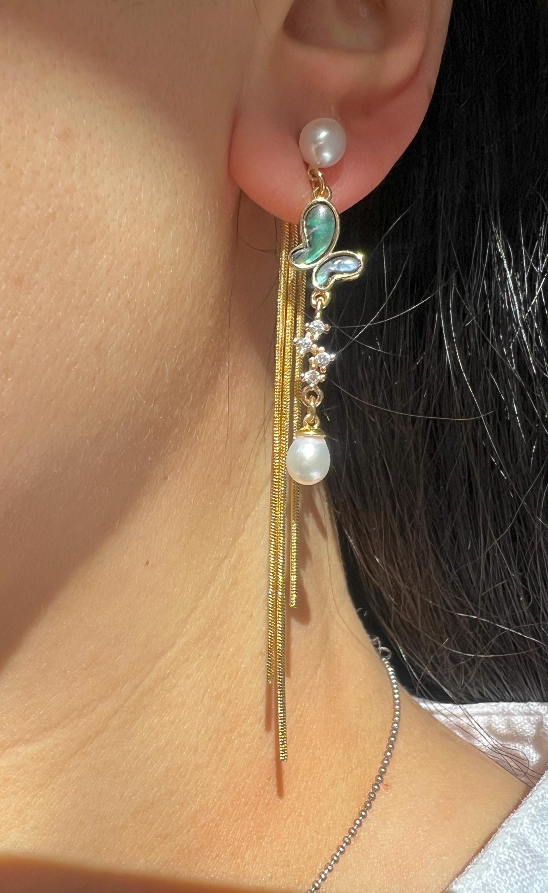 Dainty pearl butterfly earrings. No piercing ear earring. Minimalist clip on earrings. Dangle no pain earring. Gift. Two ways wearing.