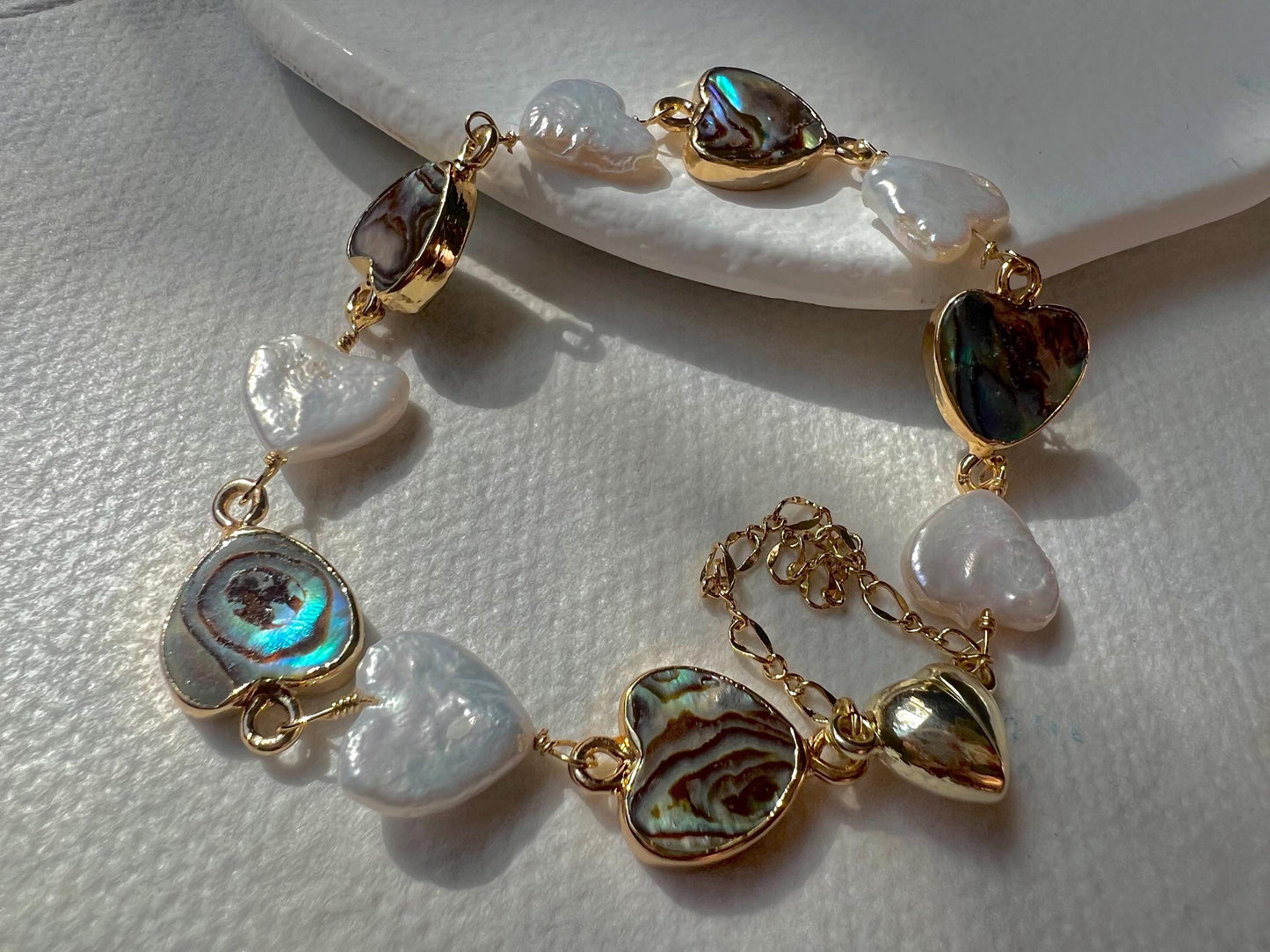 14K gold filled multicolored Genuine pearl heart elegant bracelet. Dainty bracelet. Valentines bracelet. Gift for her.