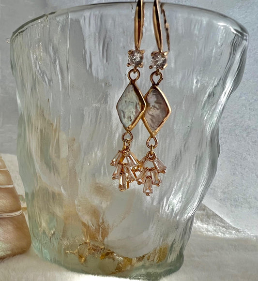 Freshwater pearl crystal Swarovski Earring. Diamonds cluster earring. Art Deco earring. Vintage earring.