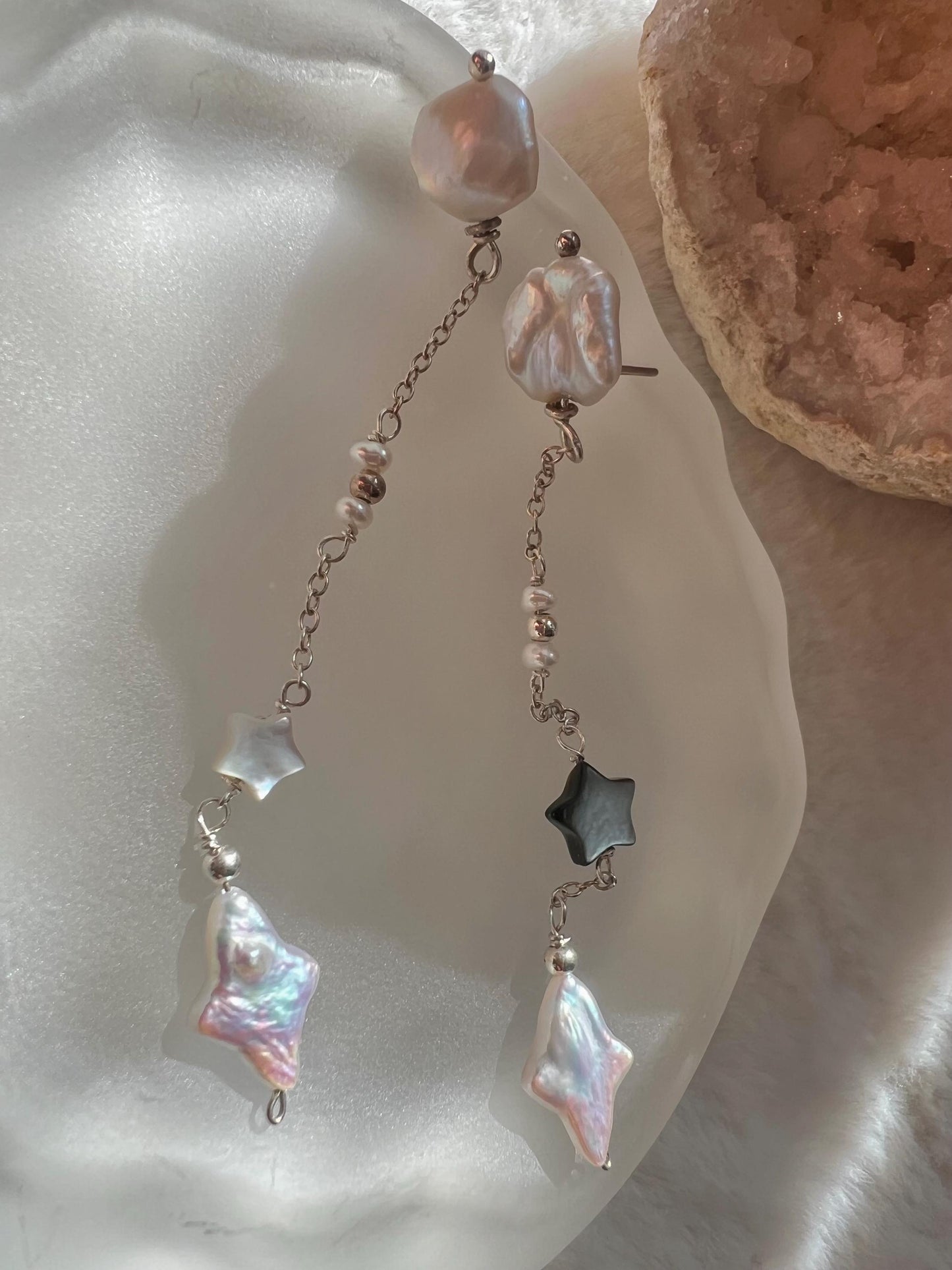 Freshwater baroque pearl long dangle star earrings. Dainty pearl earring. Minimalist pearl earrings. Elegant earring. Wedding earrings