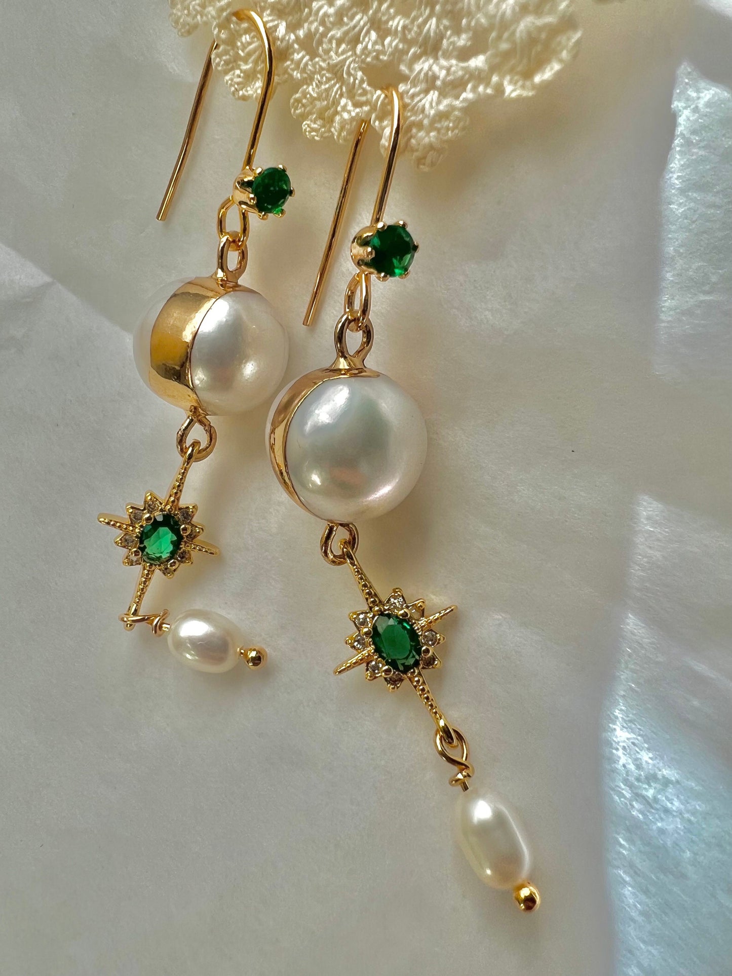 Victoria style elegant baroque pearl dainty earring. Delicate zircon earring. France style design earrings. Emerald earring