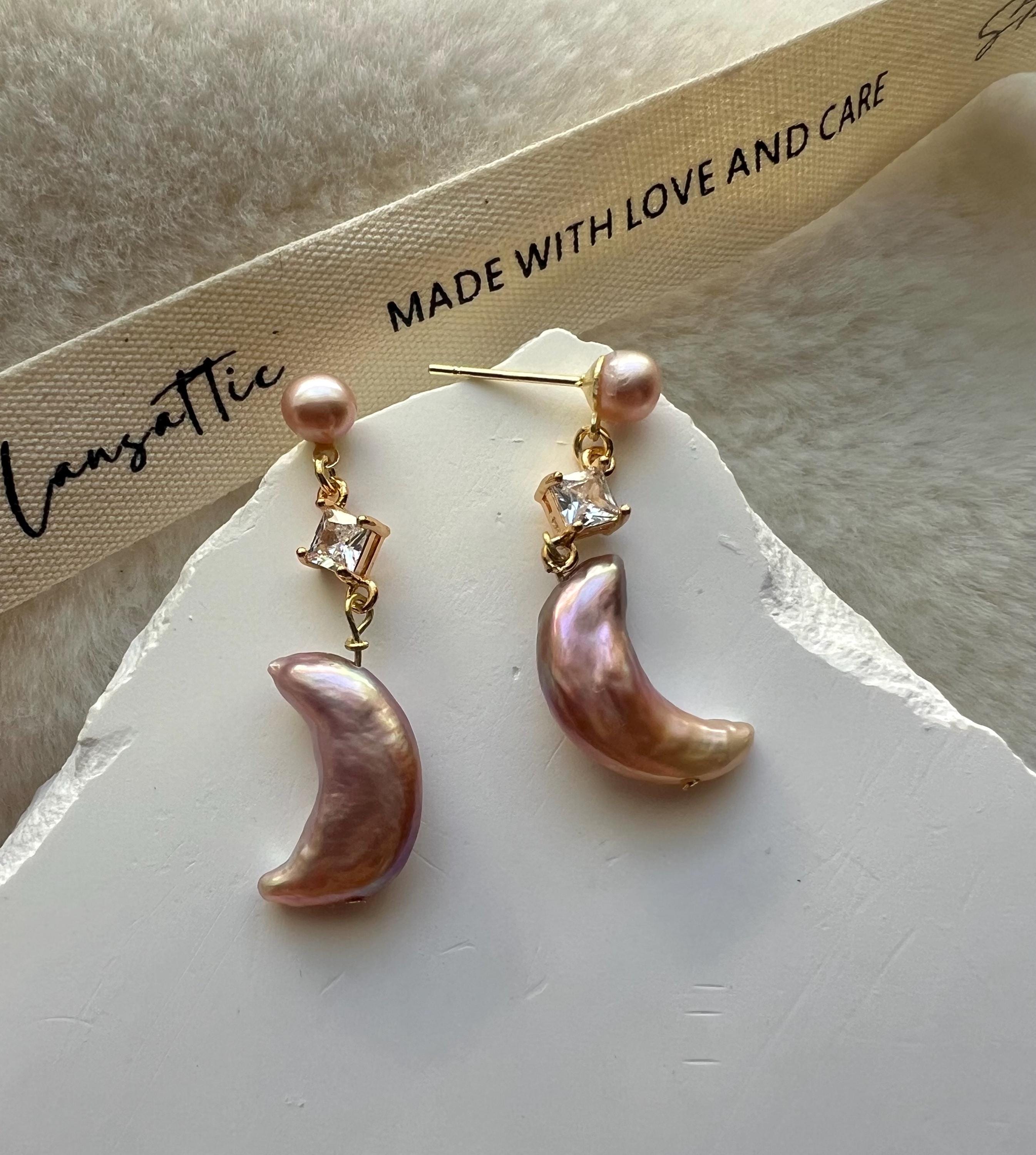 Delicate freshwater pearl moon face star earring. Dainty earrings. Space earrings. Purple gold pearl earrings. Minimalist earrings.