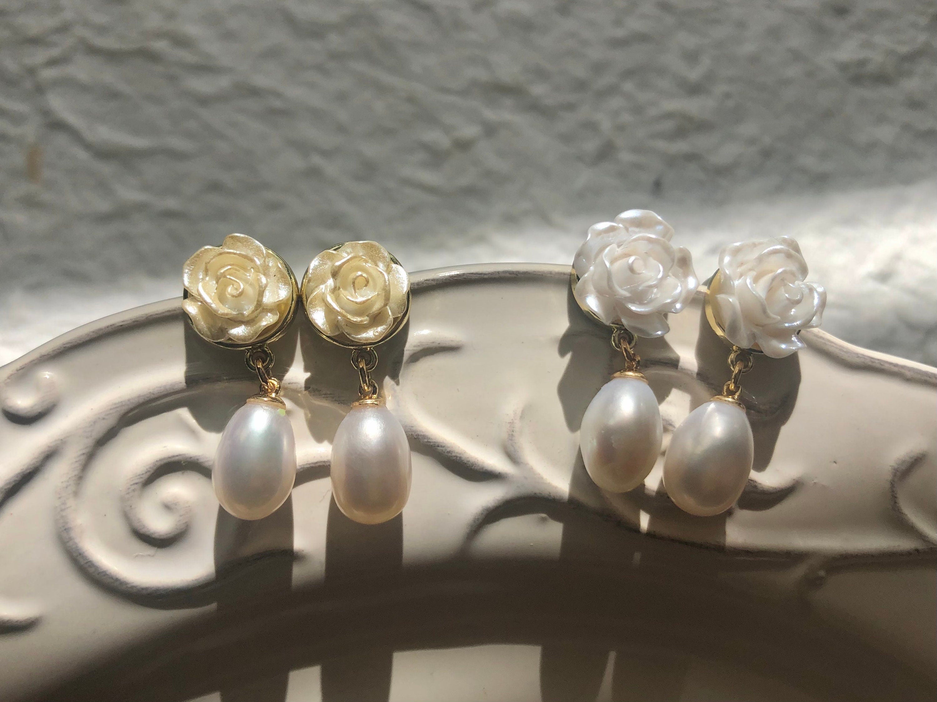 Teardrop freshwater pearl rose earring. Elegant Pearl dangle earrings. Minimalist pearl earrings. Bridesmaid gift.gift for her.