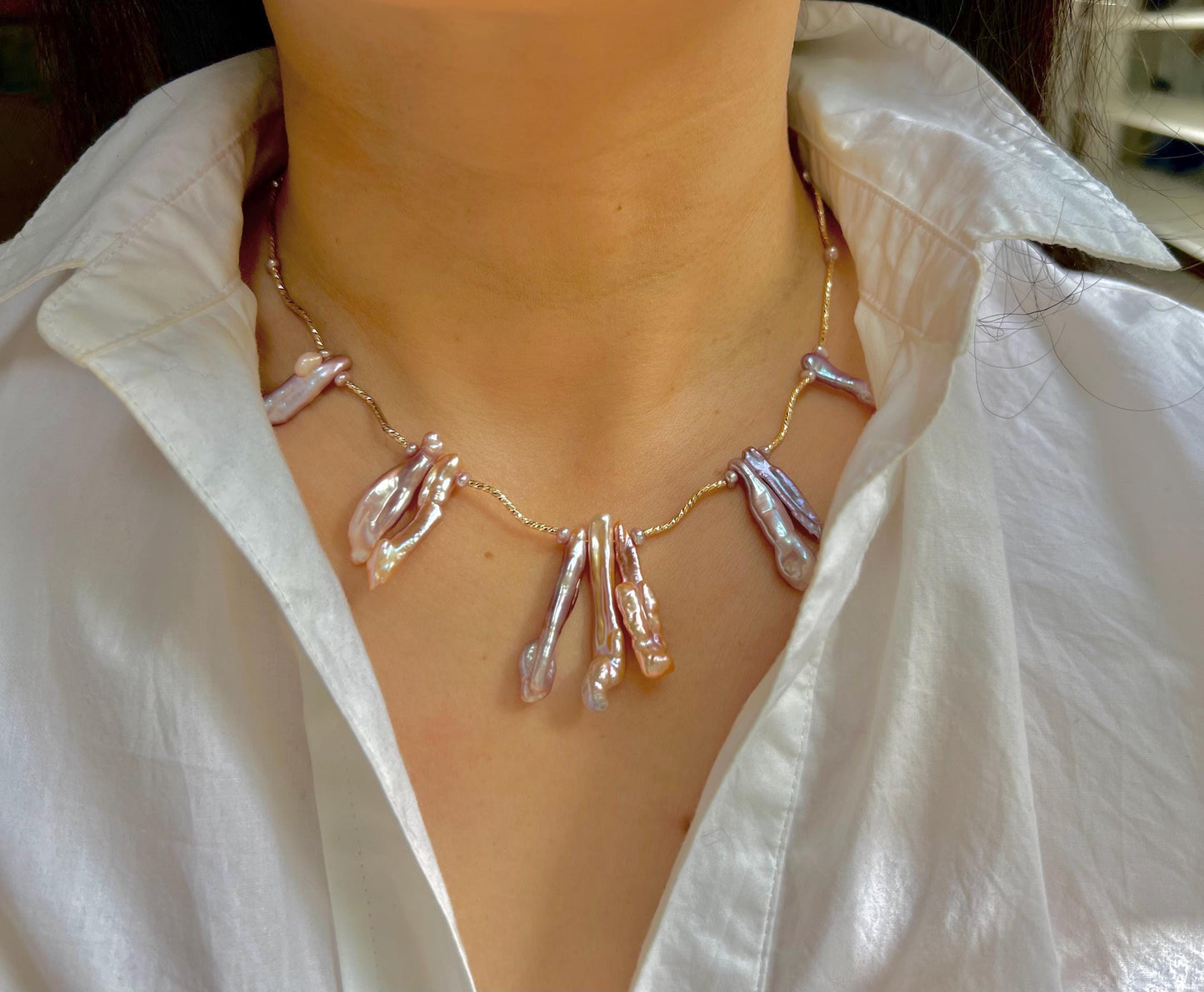 18K gold baroque freshwater purple Biwa pearl necklace. Feminine necklace. Designed waves necklace. Adorable necklace.