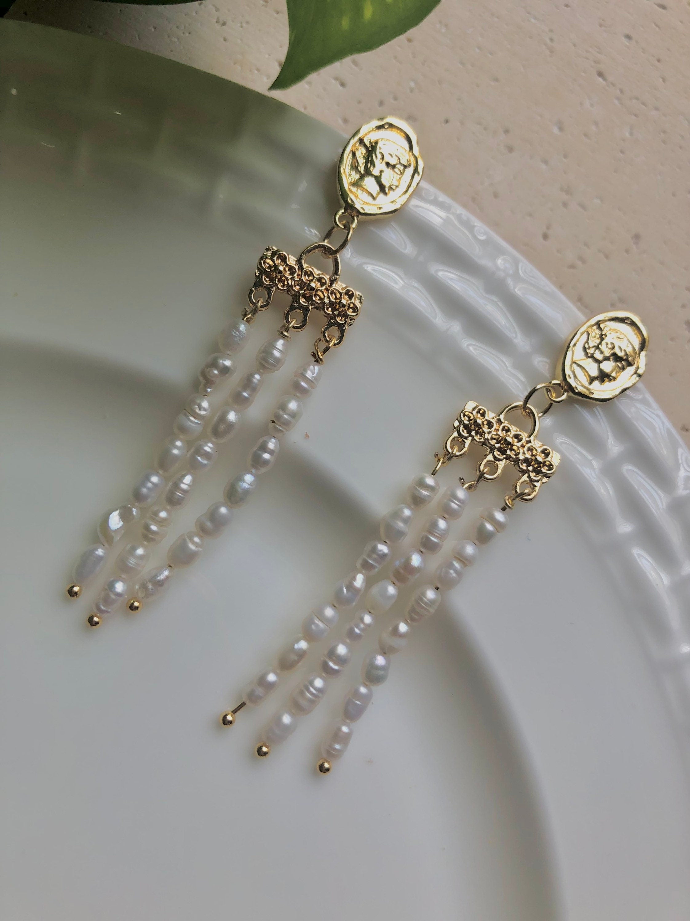 Art Deco Freshwater pearl multiple-tassel queen stud dangle earrings. Delicate earring. Curtain drop earrings. Boho bridal earrings.
