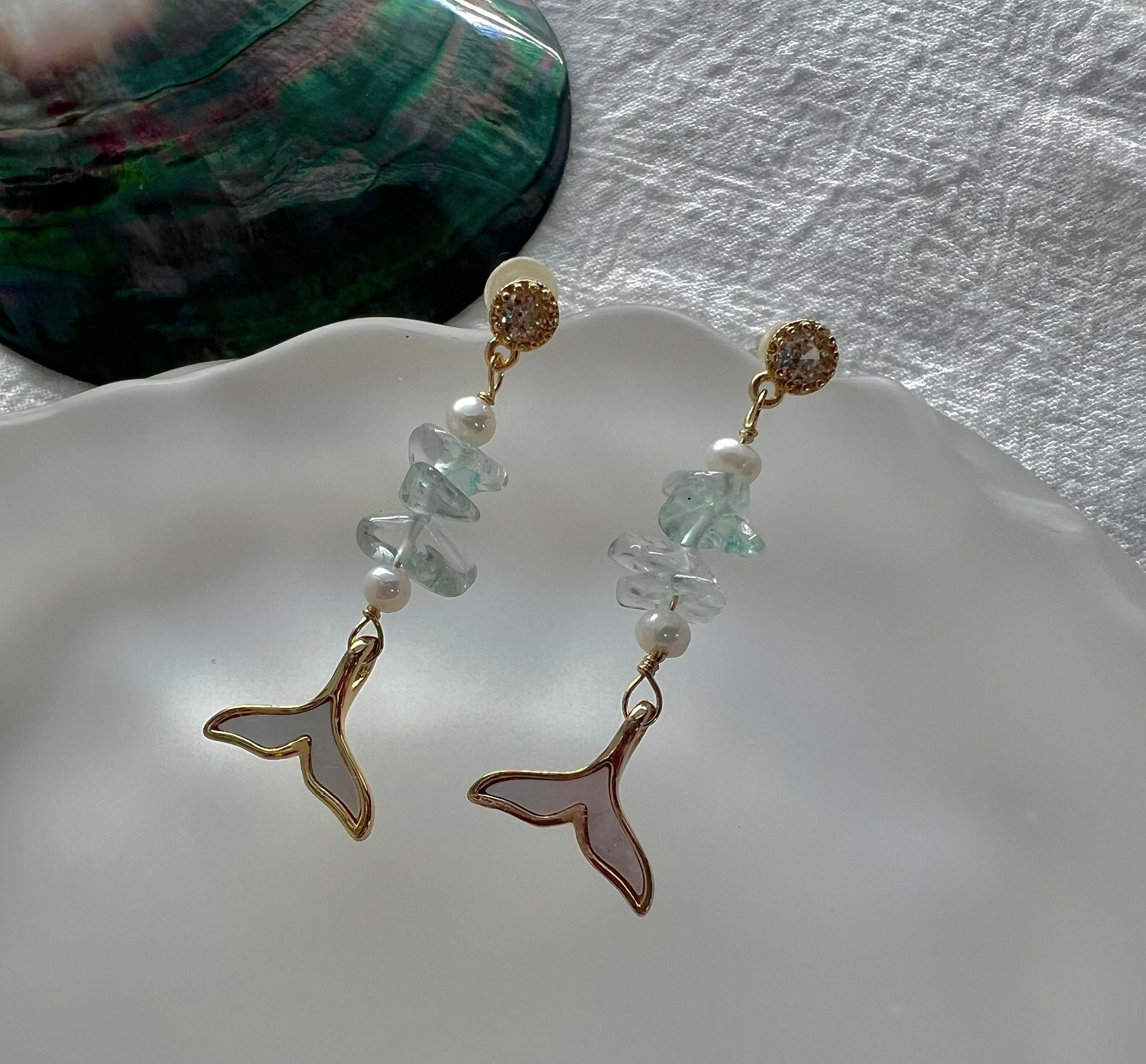 Clip on freshwater pearl natural gemstone earring. Minimalist dangle earrings. Mermaid tailPearl earrings. Bridal earrings. Bridesmaid gift.